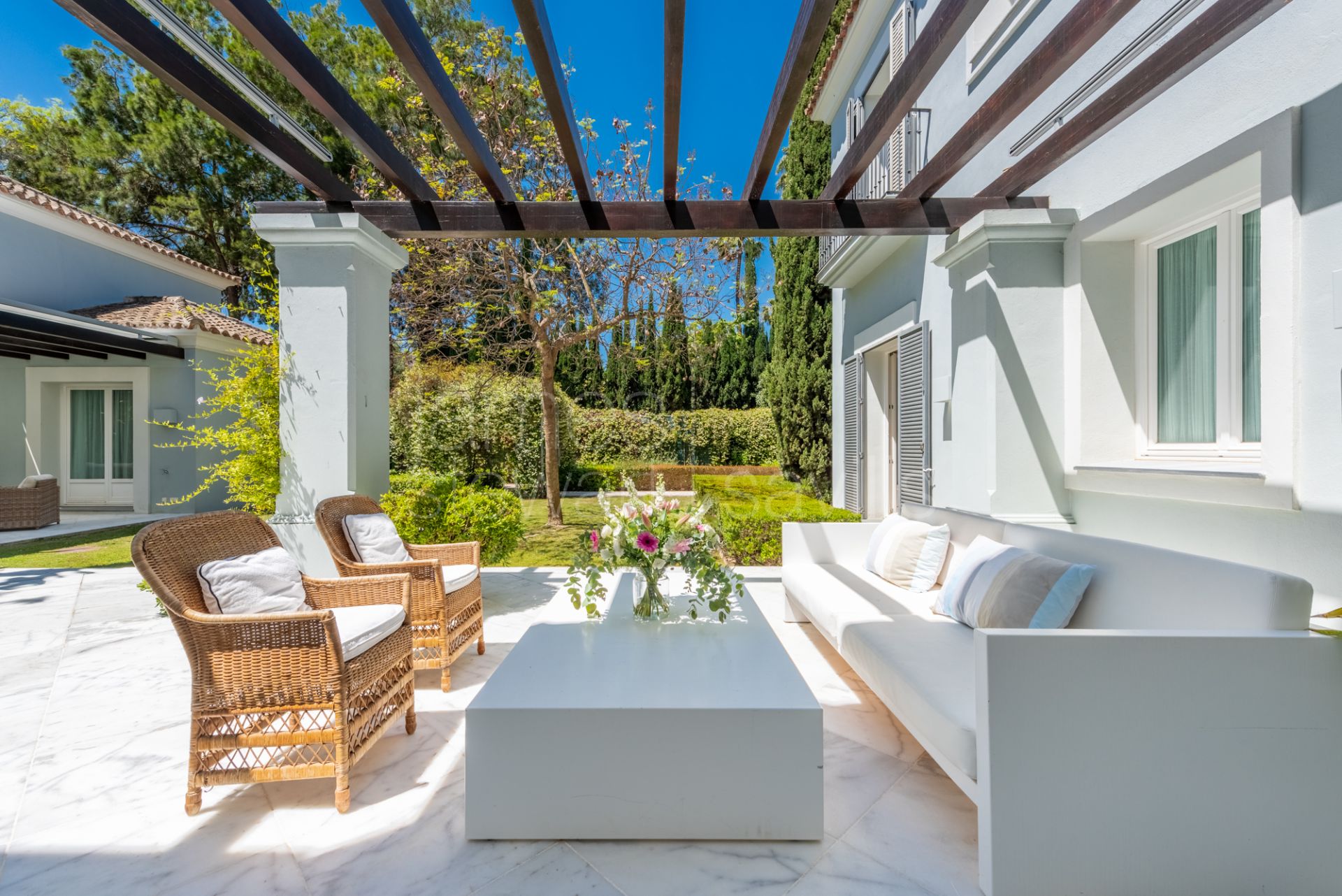 A Sotogrande icon with over 8,900m2 of flat garden