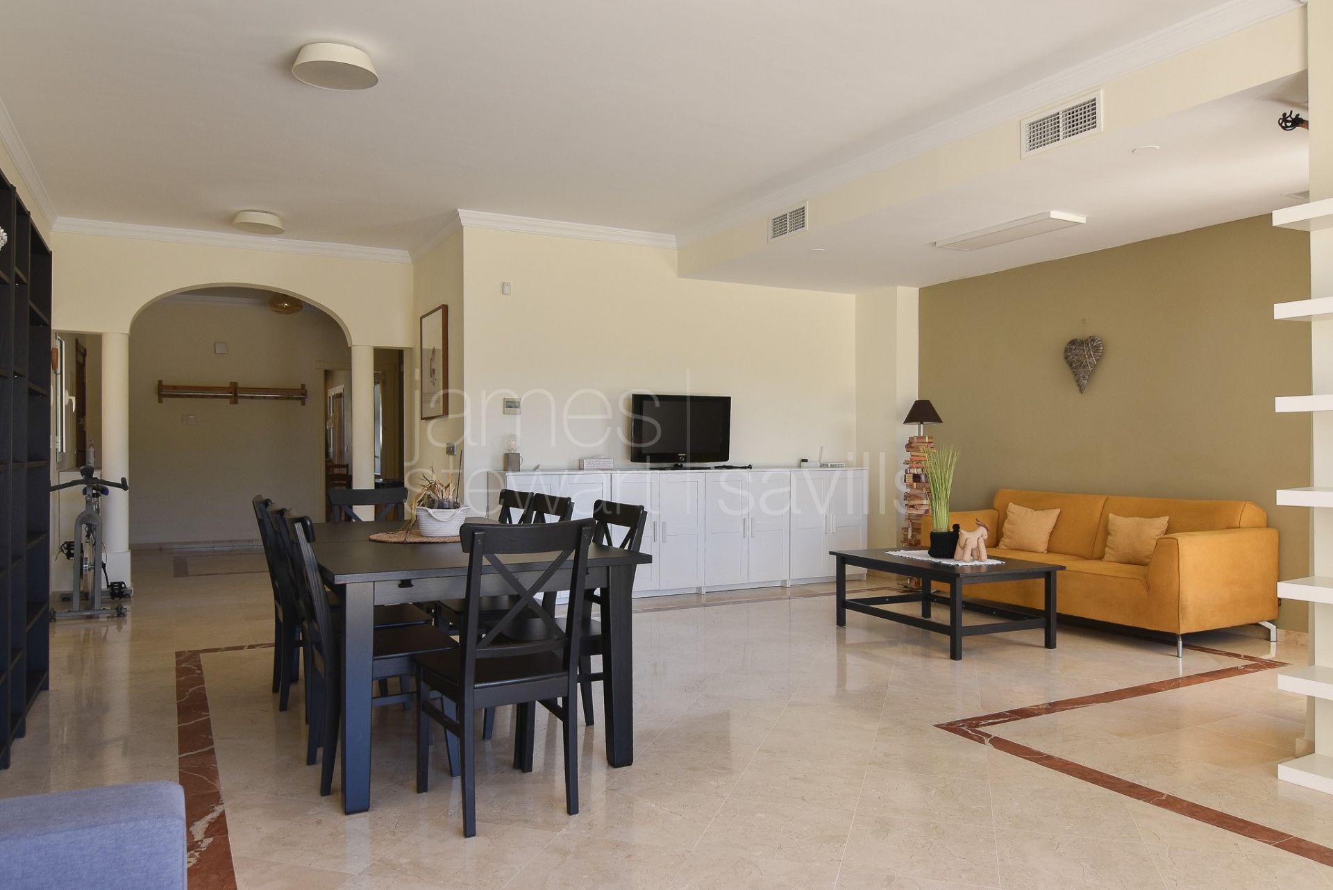 Spacious and bright apartment in The Mansions, San Roque Club Golf Resort