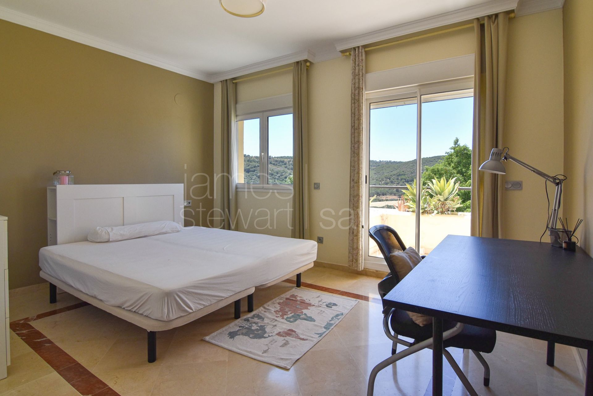 Spacious and bright apartment in The Mansions, San Roque Club Golf Resort