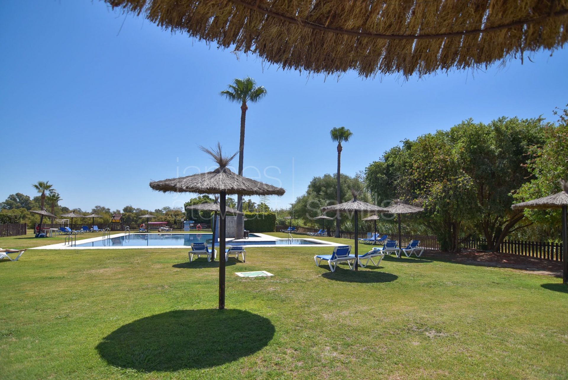 Bright and Beautiful 3-Bedroom Apartment in El Polo, Sotogrande