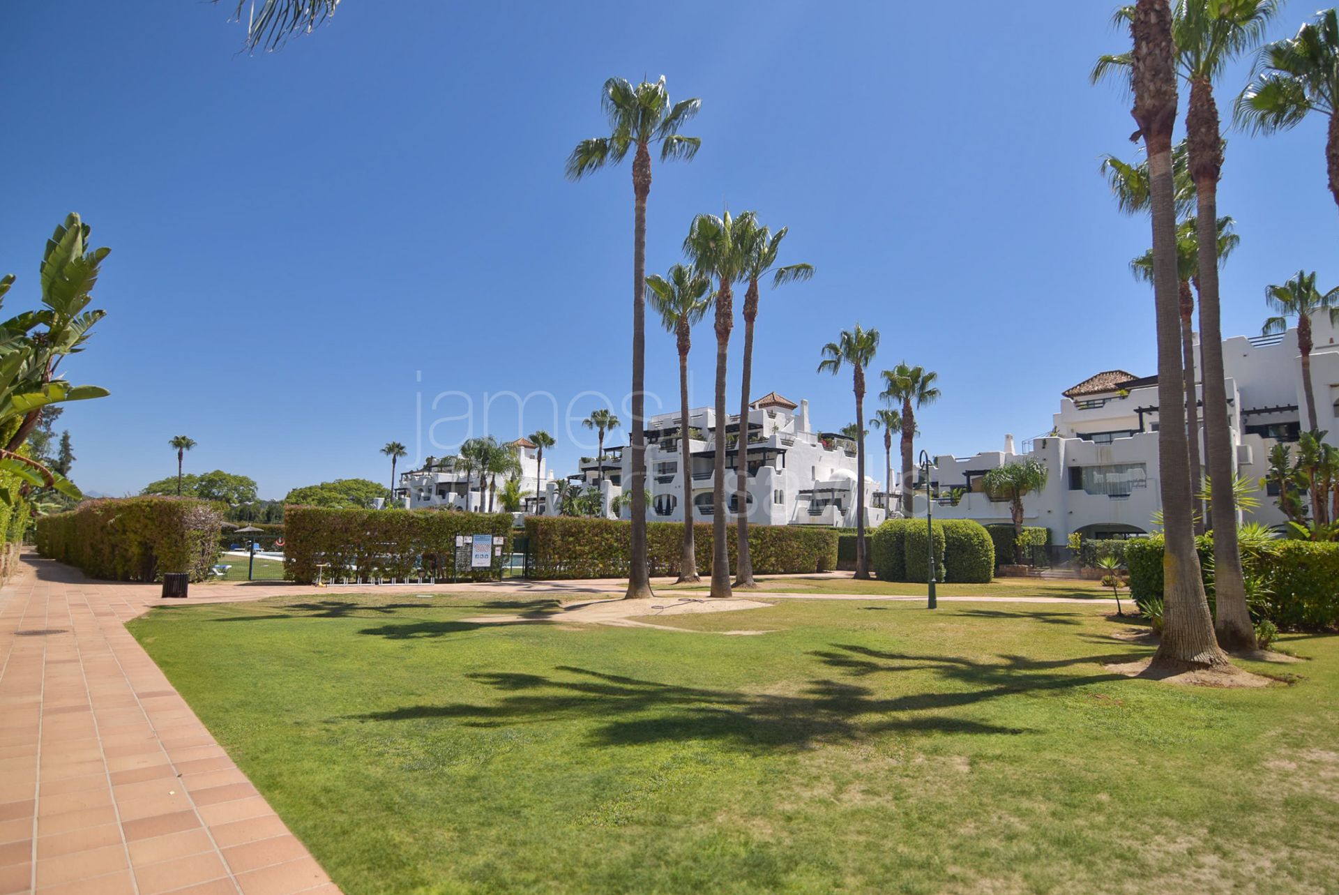 Bright and Beautiful 3-Bedroom Apartment in El Polo, Sotogrande