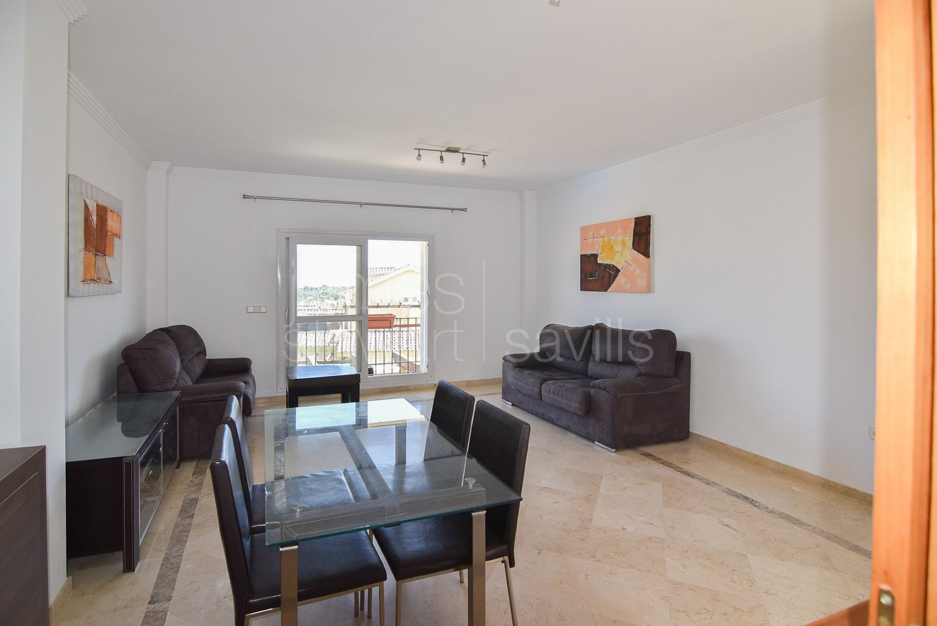 Great top floor apartment in the popular community of Hoyo 1 in Pueblo Nuevo de Guadiaro