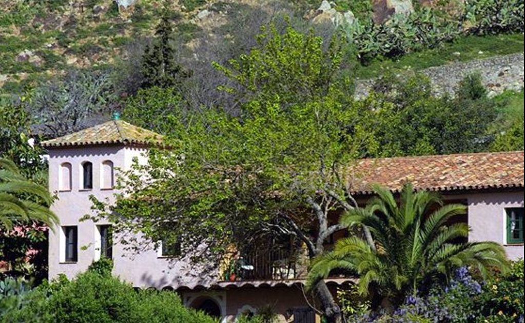 Hacienda-Style Villa for Sale in Jimena de la Frontera with Private Pool and Expansive Gardens