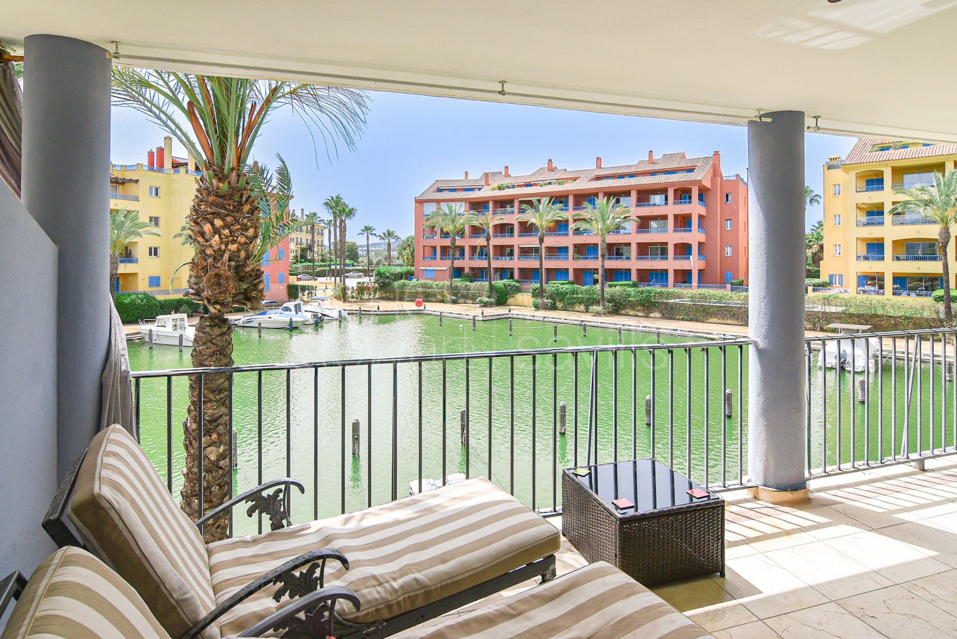 Apartamento de 2 habitaciones en La Marina de Sotogrande