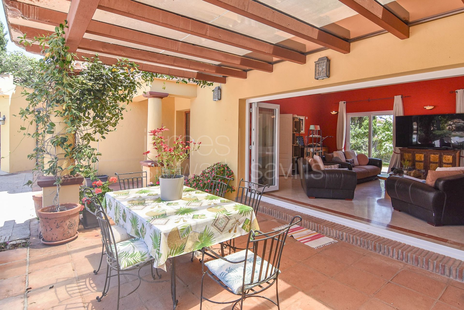 Serene Traditional Villa with Private Pool in Sotogrande Costa