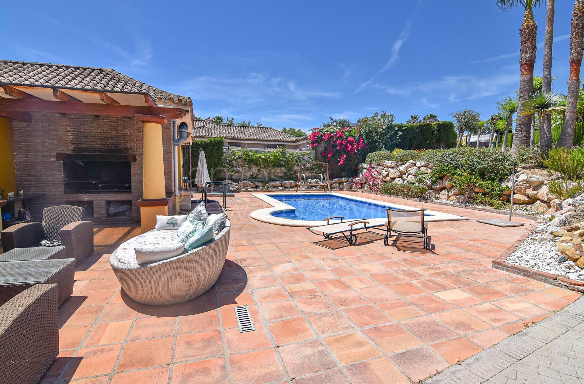 Serene Traditional Villa with Private Pool in Sotogrande Costa