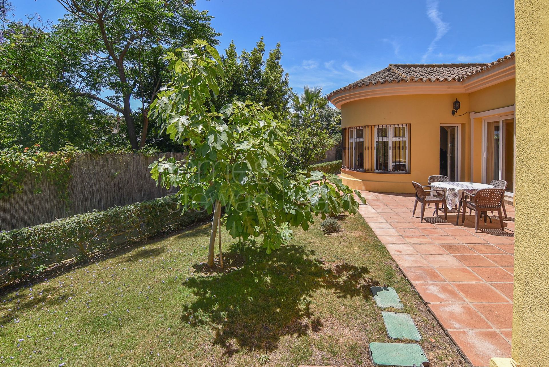 Serene Traditional Villa with Private Pool in Sotogrande Costa