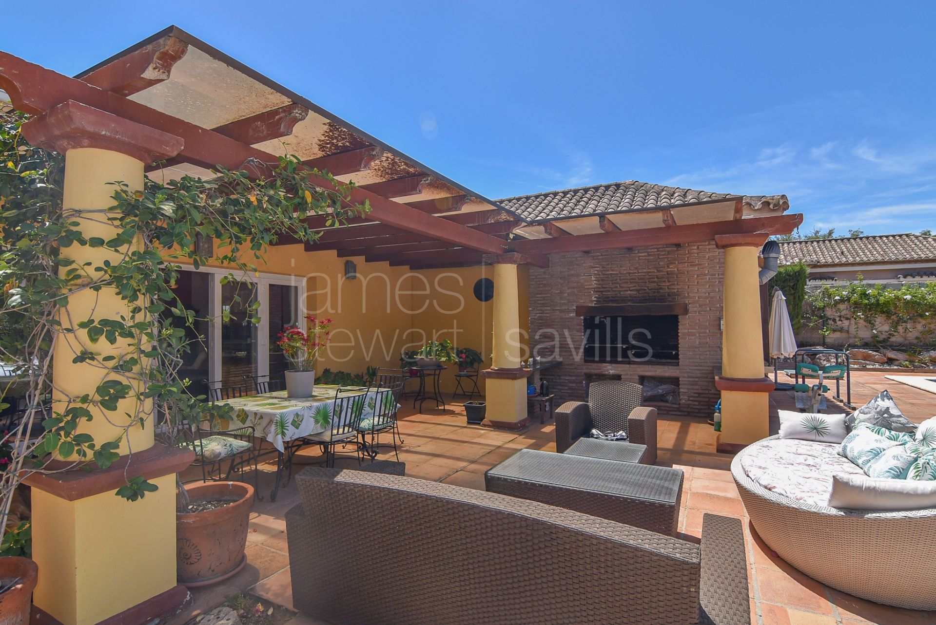 Serene Traditional Villa with Private Pool in Sotogrande Costa