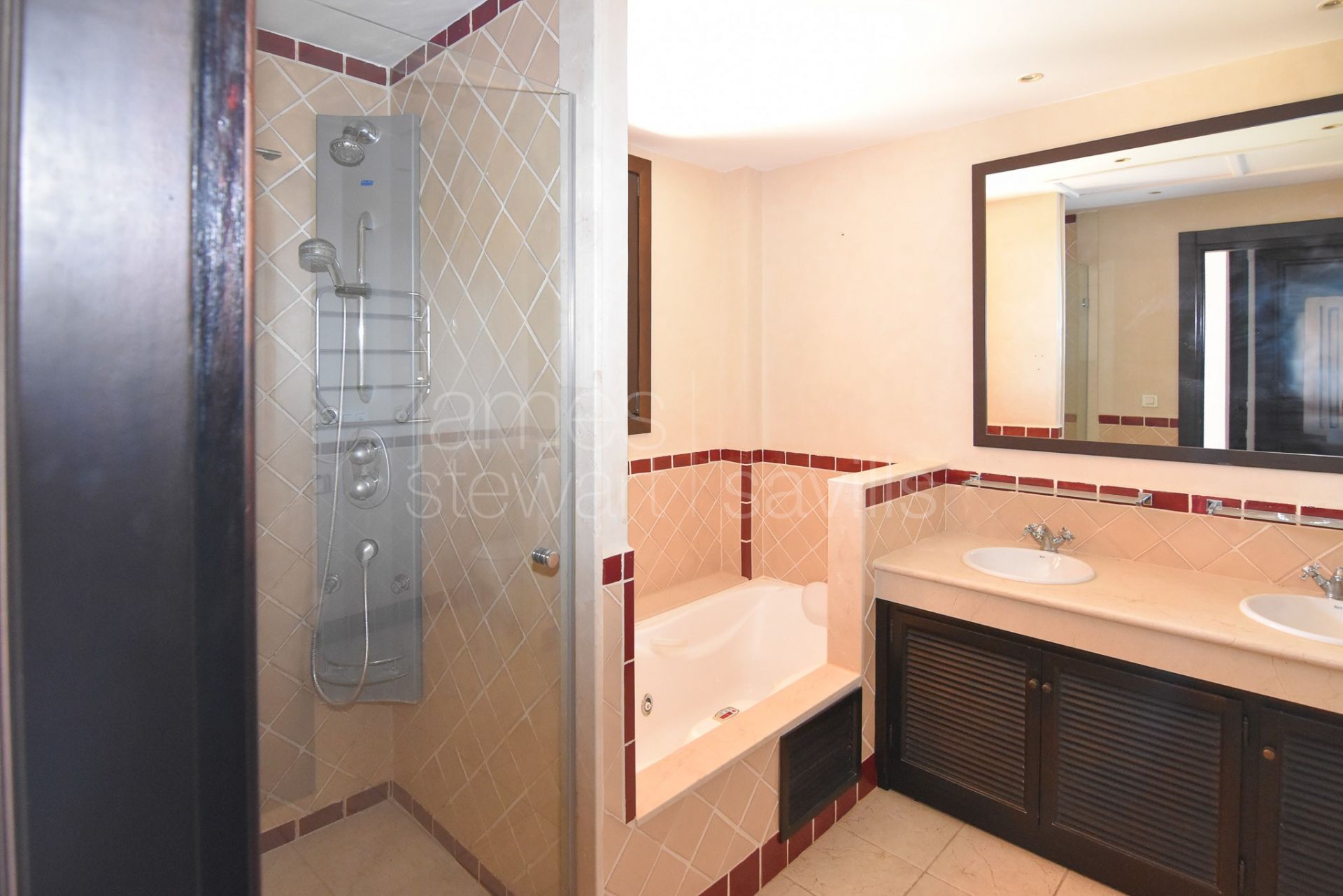 Charming Townhouse with Views and Private Garden in Cortijos de la Reserva