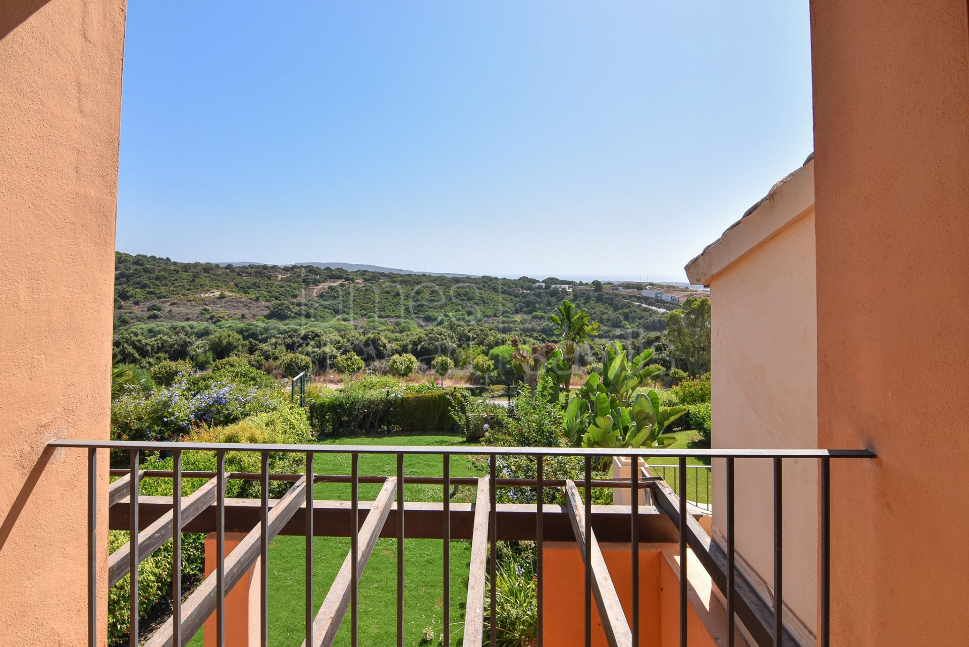Charming Townhouse with Views and Private Garden in Cortijos de la Reserva