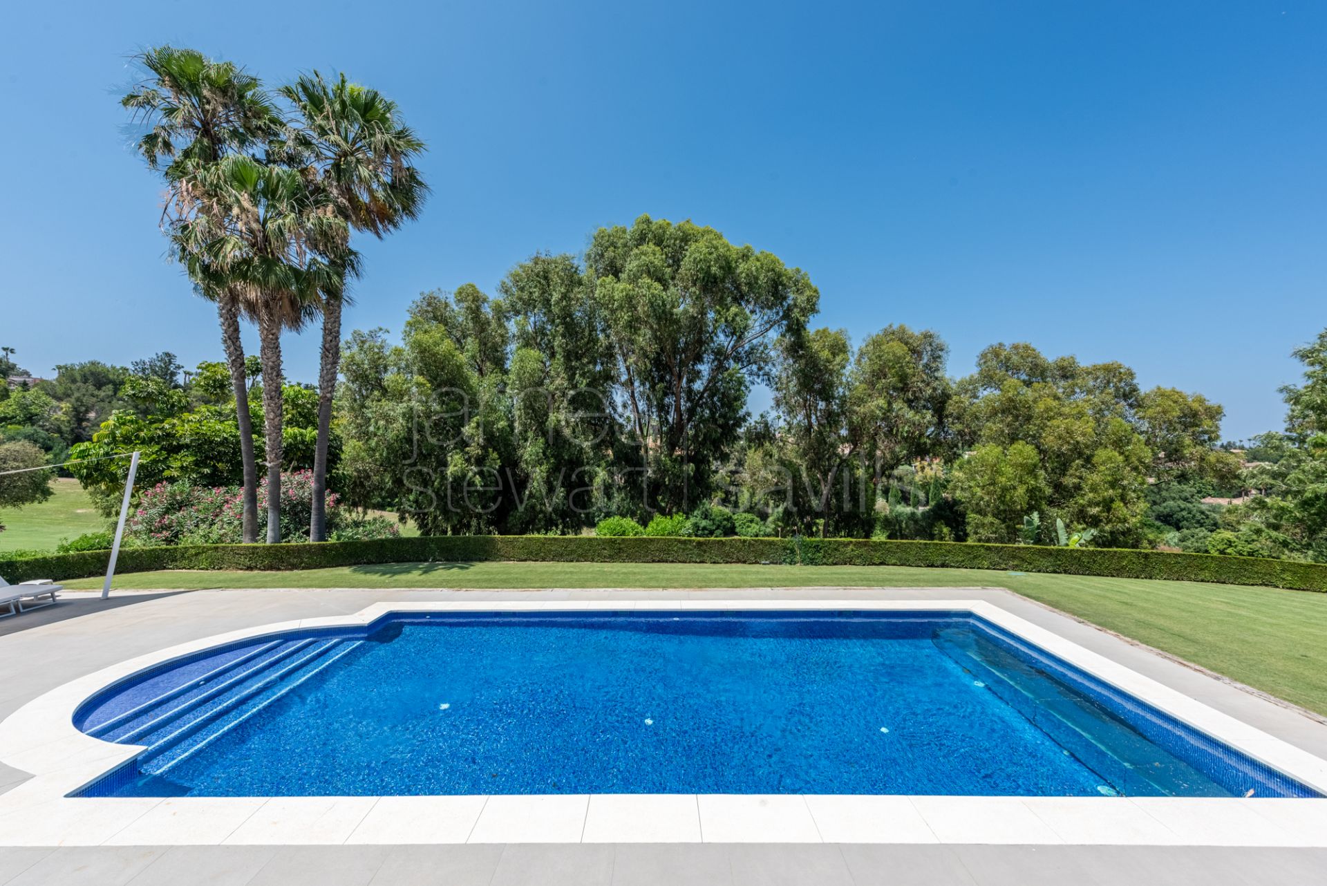 Elegant Golfside Villa with Sea Views in Almenara, Sotogrande Alto