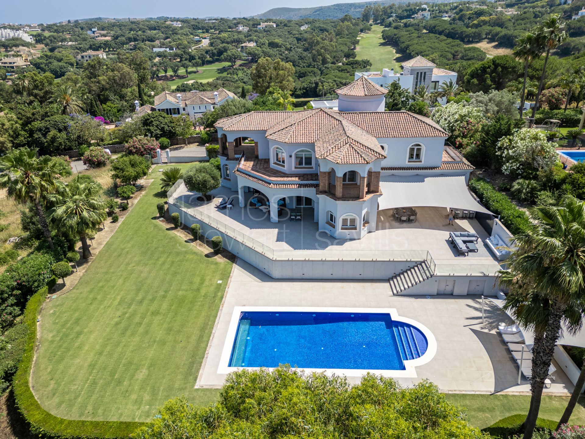 Elegant Golfside Villa with Sea Views in Almenara, Sotogrande Alto