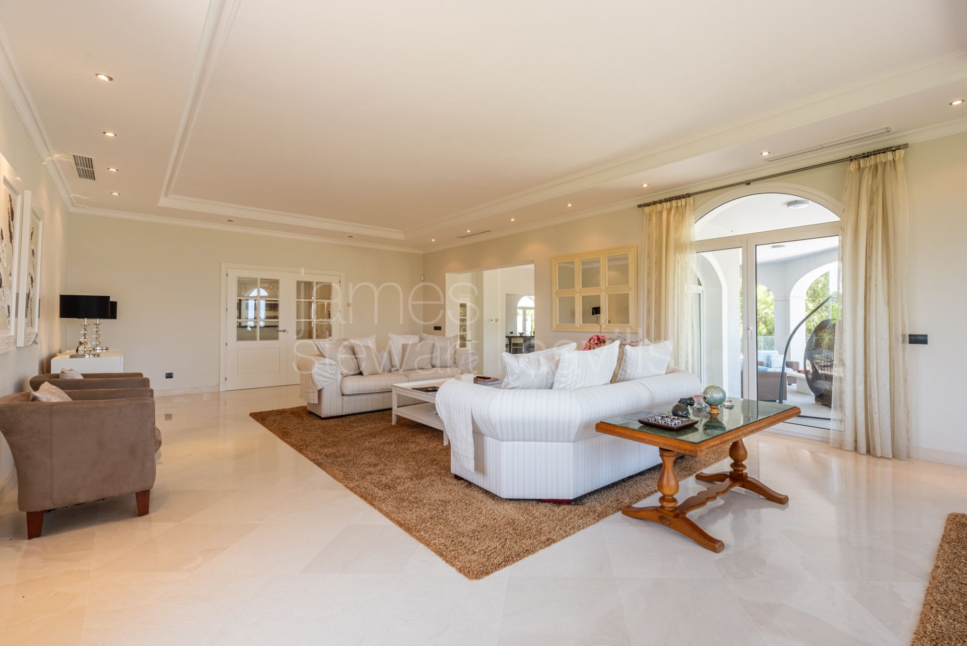 Elegant Golfside Villa with Sea Views in Almenara, Sotogrande Alto