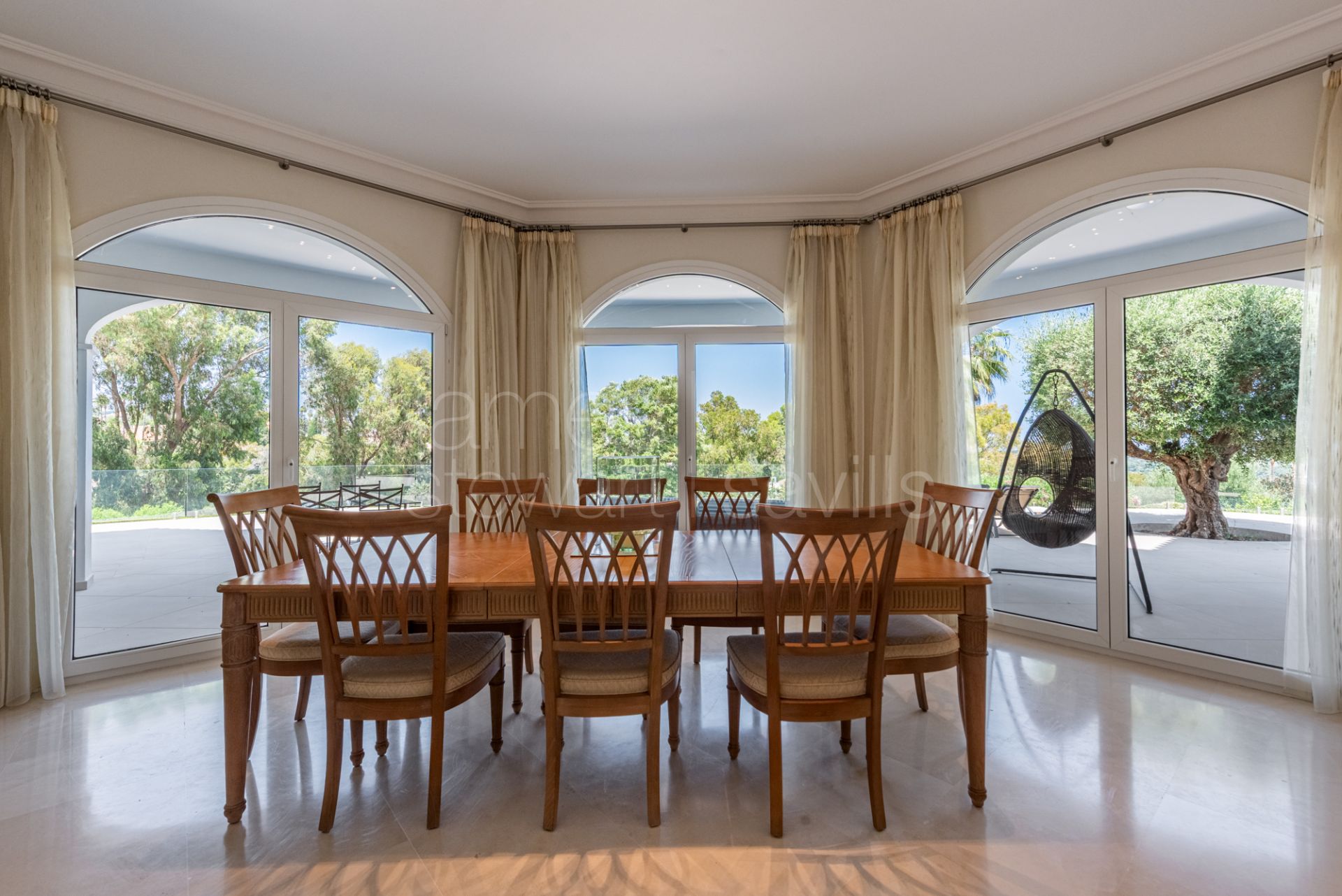 Elegant Golfside Villa with Sea Views in Almenara, Sotogrande Alto