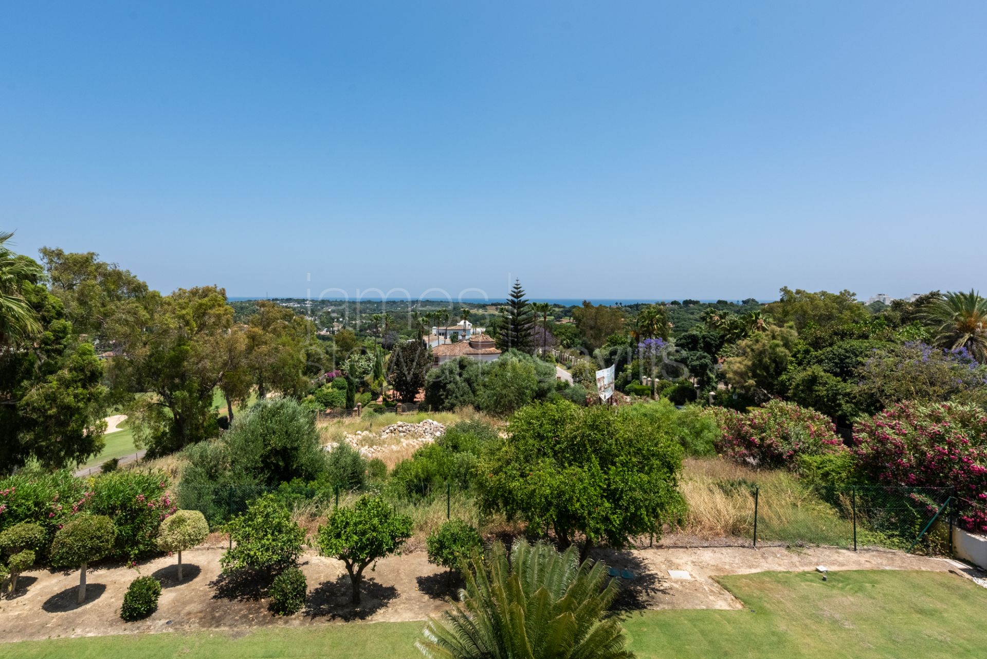 Elegant Golfside Villa with Sea Views in Almenara, Sotogrande Alto