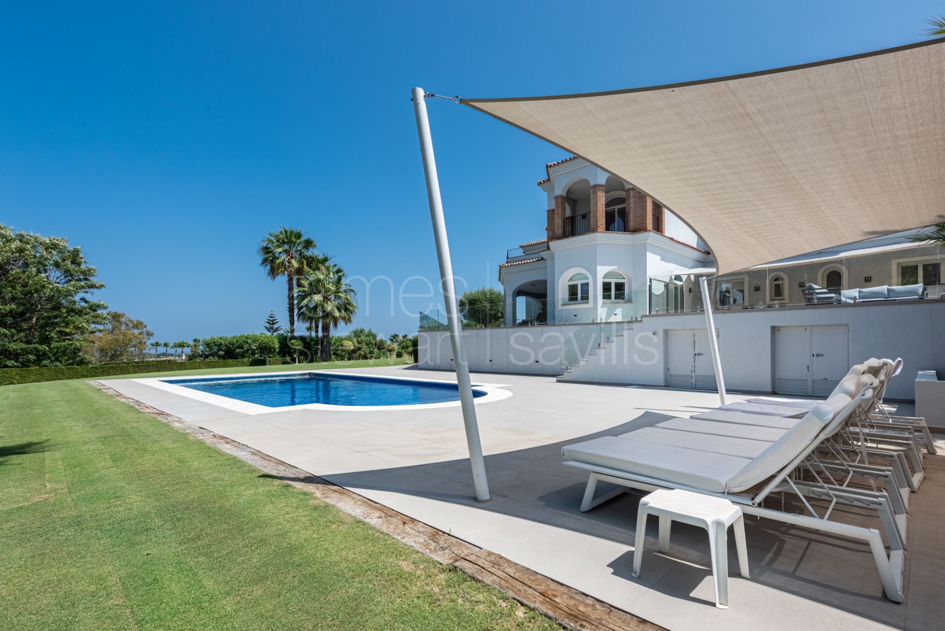 Elegant Golfside Villa with Sea Views in Almenara, Sotogrande Alto
