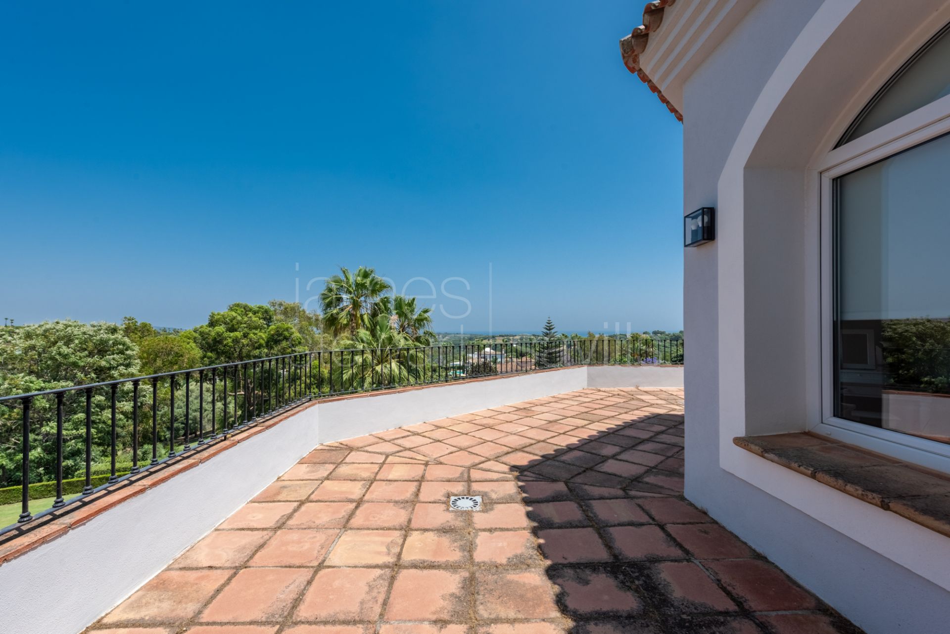 Elegant Golfside Villa with Sea Views in Almenara, Sotogrande Alto