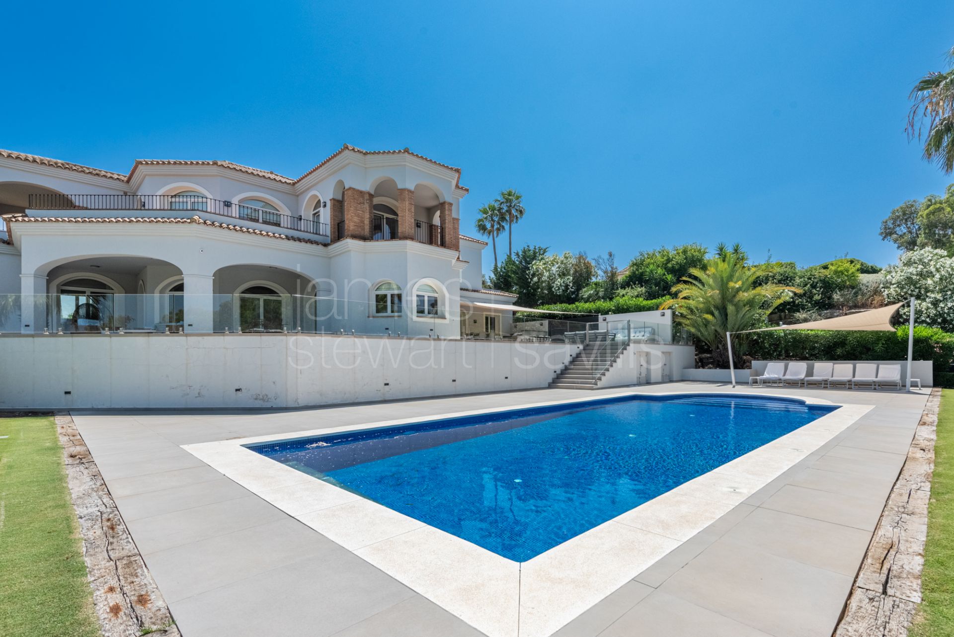 Elegant Golfside Villa with Sea Views in Almenara, Sotogrande Alto