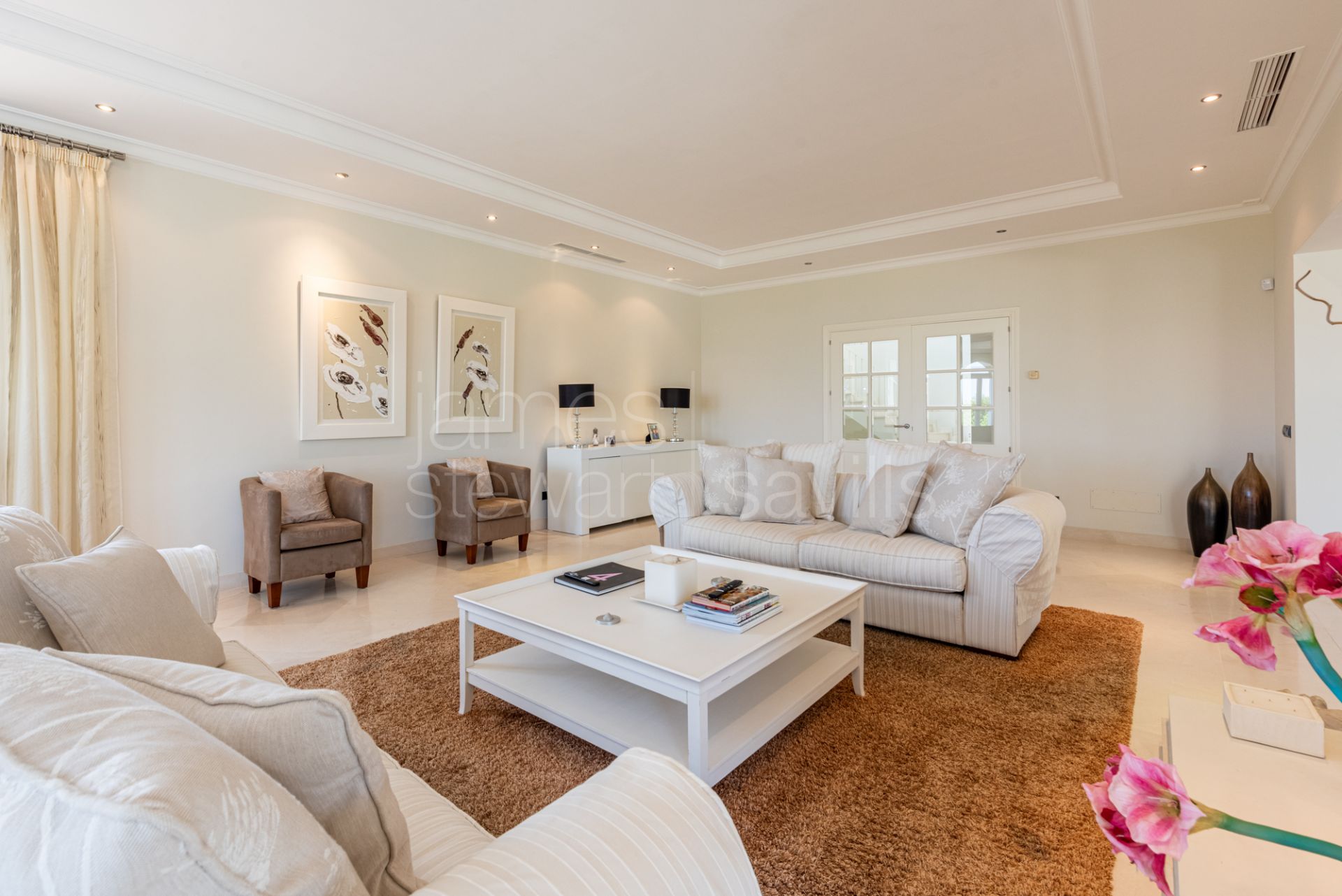 Elegant Golfside Villa with Sea Views in Almenara, Sotogrande Alto