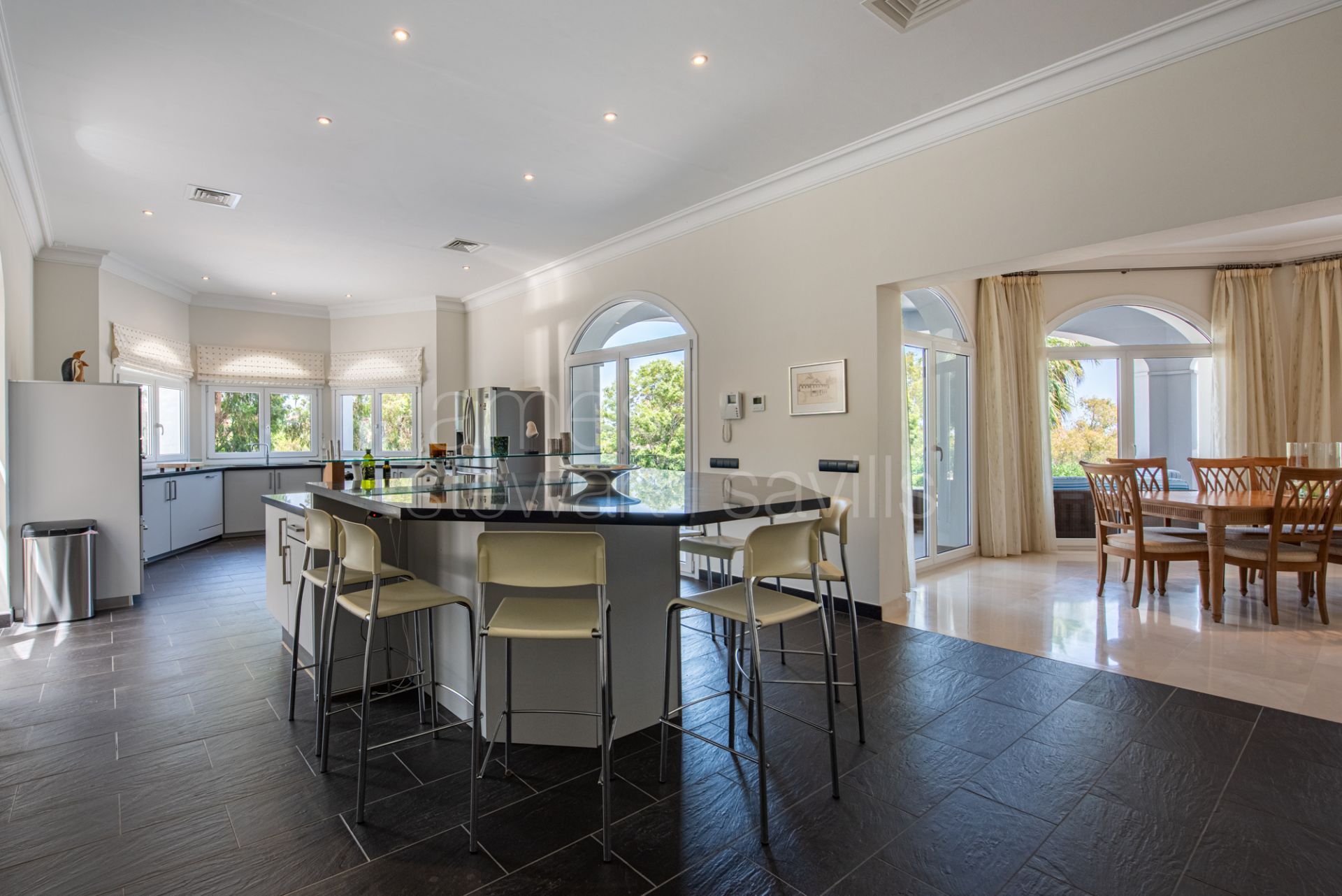 Elegant Golfside Villa with Sea Views in Almenara, Sotogrande Alto