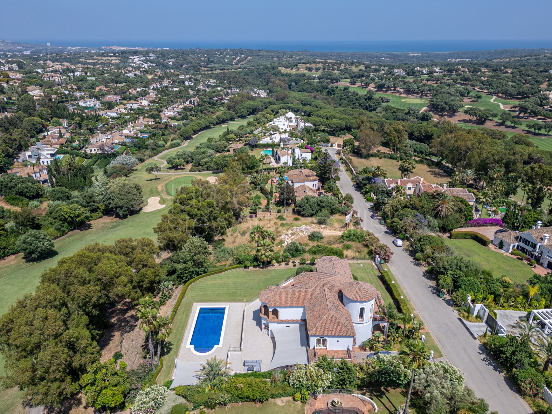 Elegant Golfside Villa with Sea Views in Almenara, Sotogrande Alto