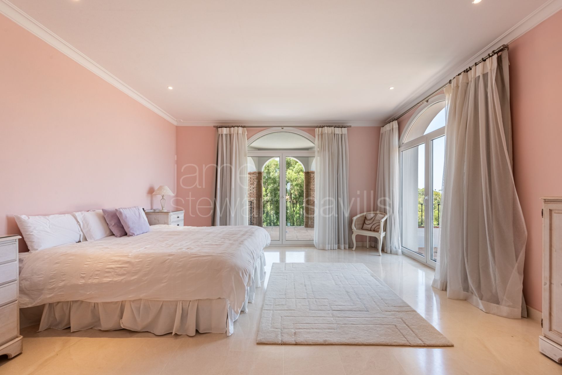 Elegant Golfside Villa with Sea Views in Almenara, Sotogrande Alto