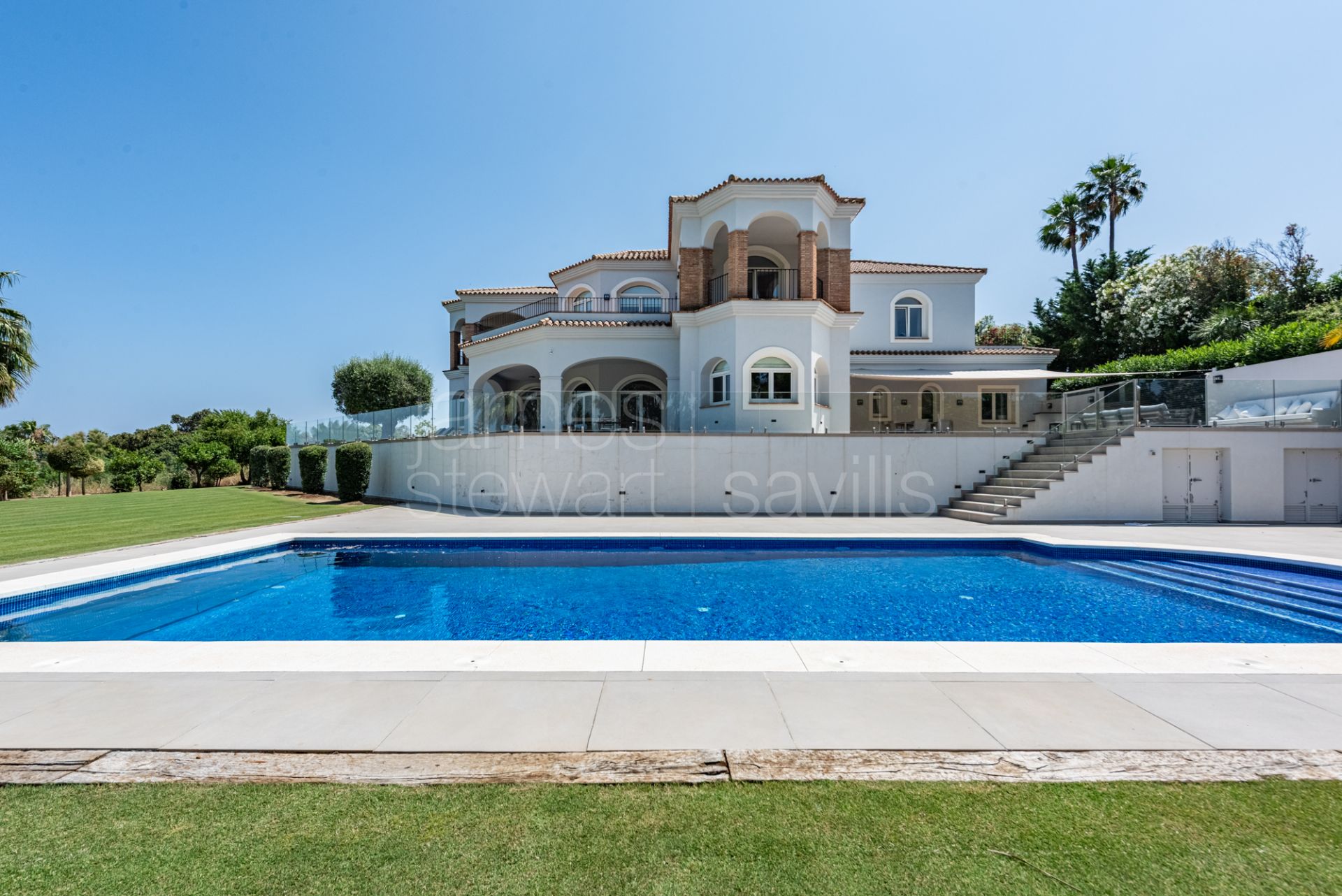 Elegant Golfside Villa with Sea Views in Almenara, Sotogrande Alto