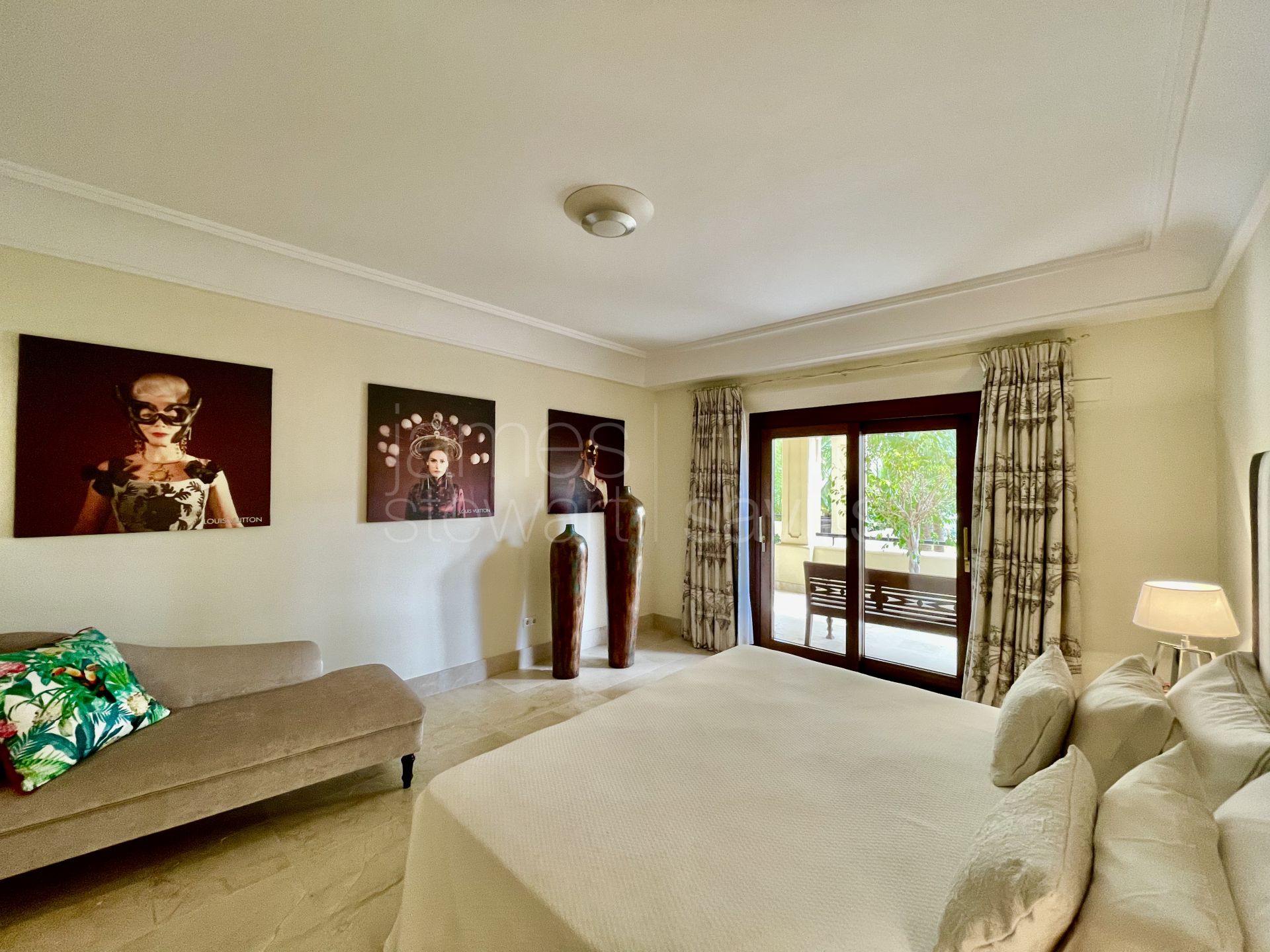 Elegante apartamento de 3 dormitorios en venta en Valgrande, Sotogrande