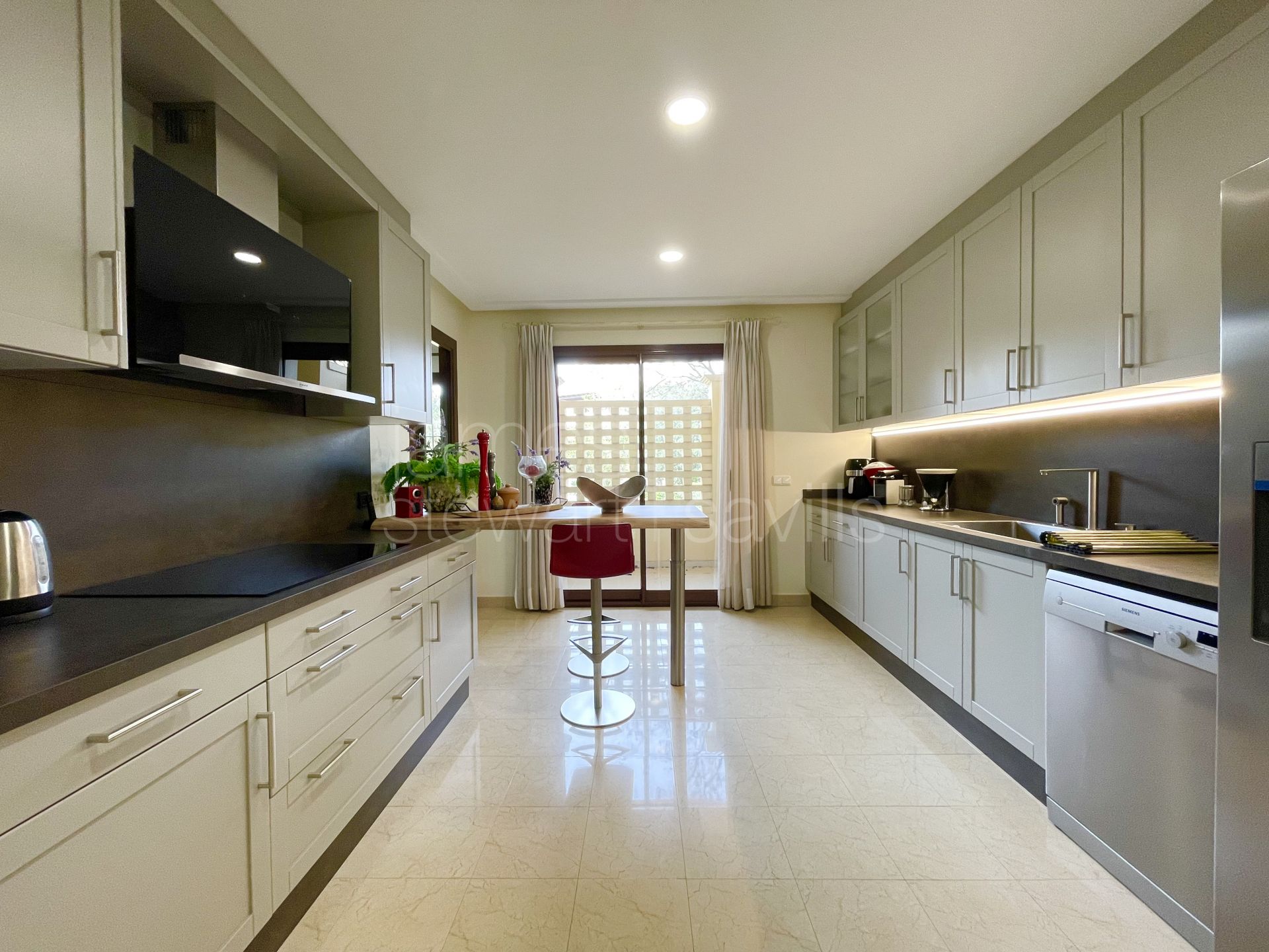 Elegante apartamento de 3 dormitorios en venta en Valgrande, Sotogrande