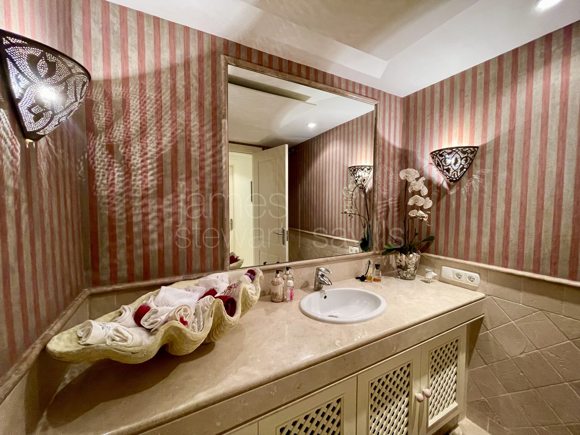 Elegante apartamento de 3 dormitorios en venta en Valgrande, Sotogrande