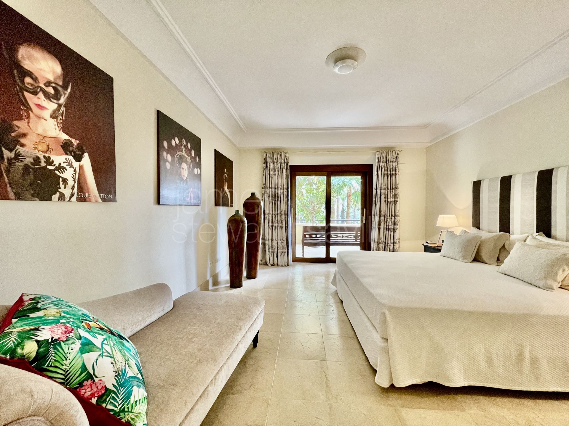Elegante apartamento de 3 dormitorios en venta en Valgrande, Sotogrande
