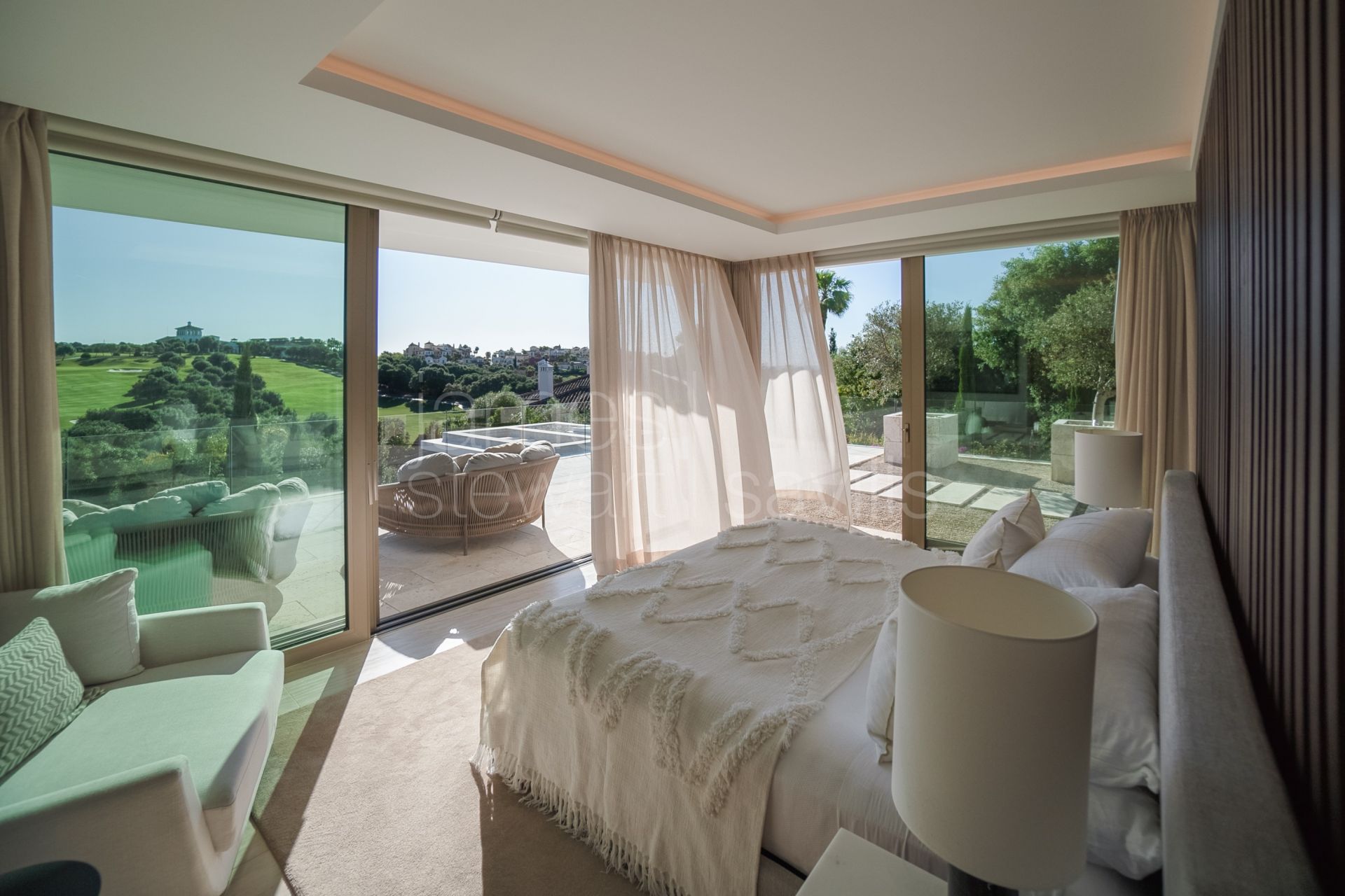 Contemporary 5-Bedroom Villa with Golf Views in La Reserva Sotogrande