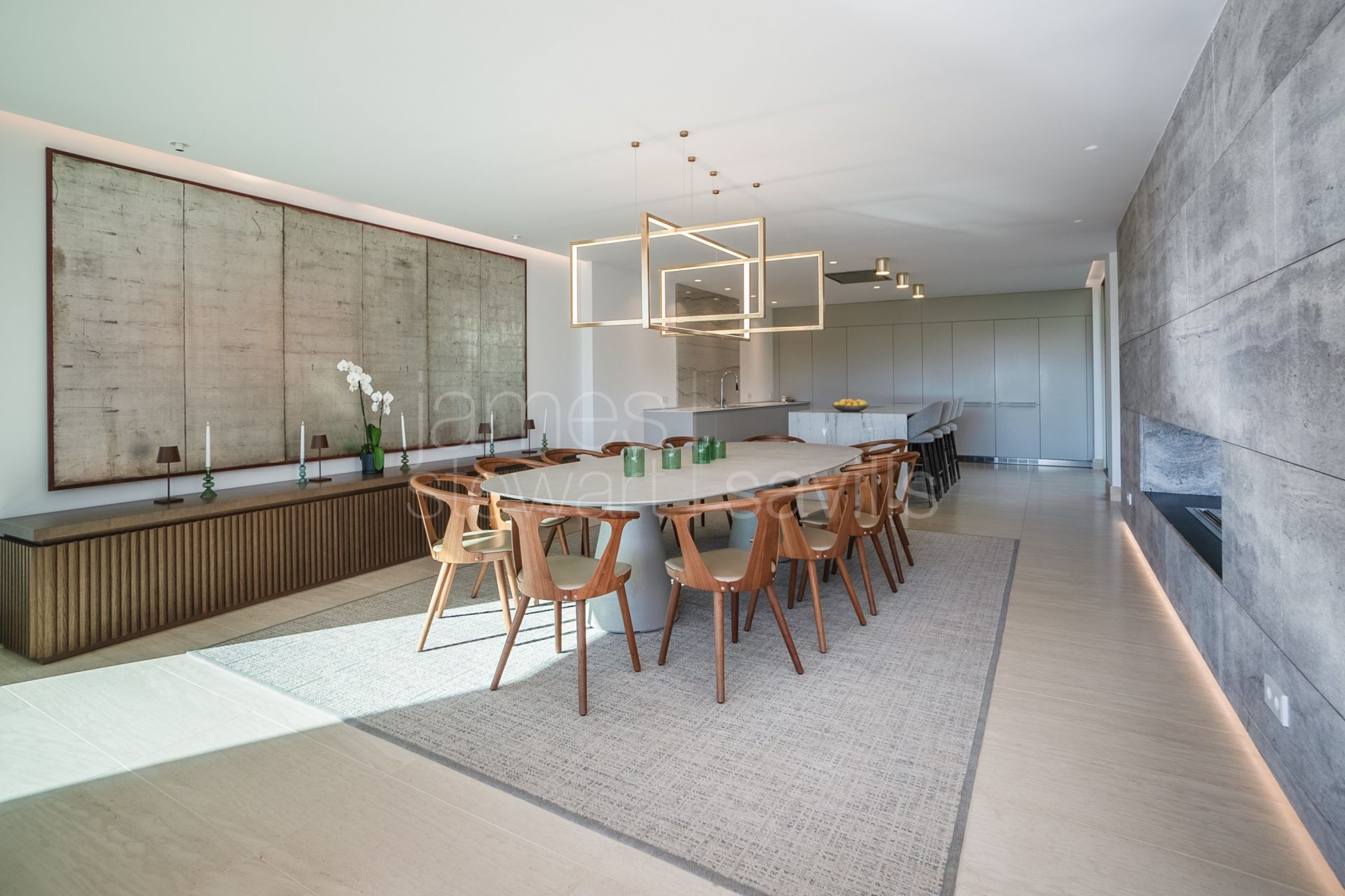 Contemporary 5-Bedroom Villa with Golf Views in La Reserva Sotogrande