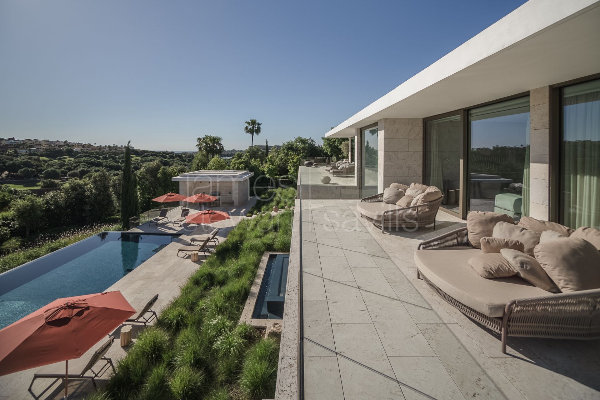 Contemporary 5-Bedroom Villa with Golf Views in La Reserva Sotogrande