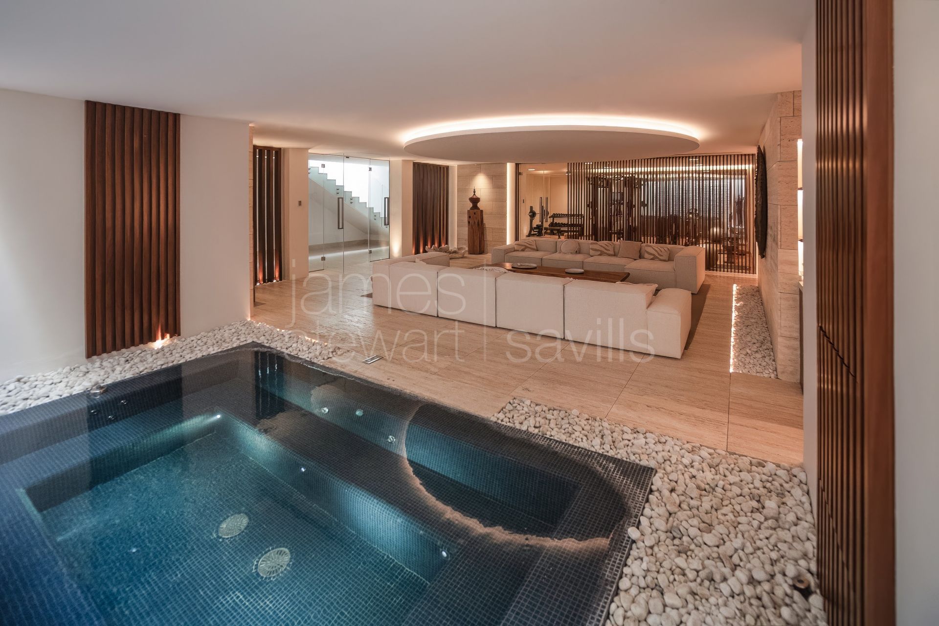 Contemporary 5-Bedroom Villa with Golf Views in La Reserva Sotogrande