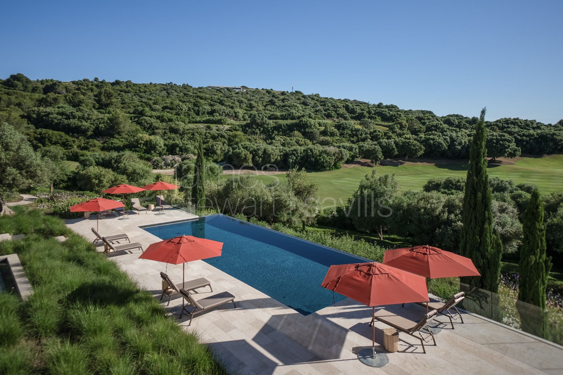 Contemporary 5-Bedroom Villa with Golf Views in La Reserva Sotogrande