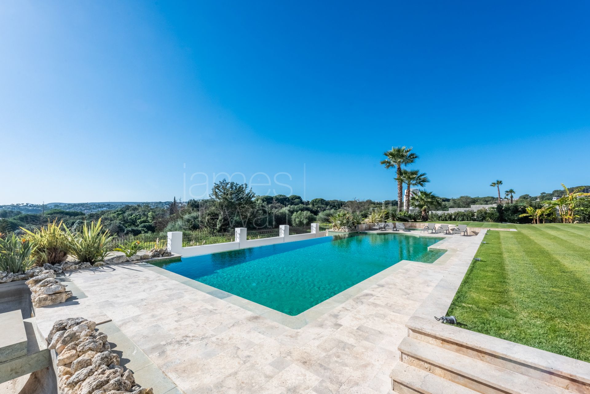 Elegant 5-Bedroom Villa with Indoor Spa and Panoramic Views in La Reserva, Sotogrande