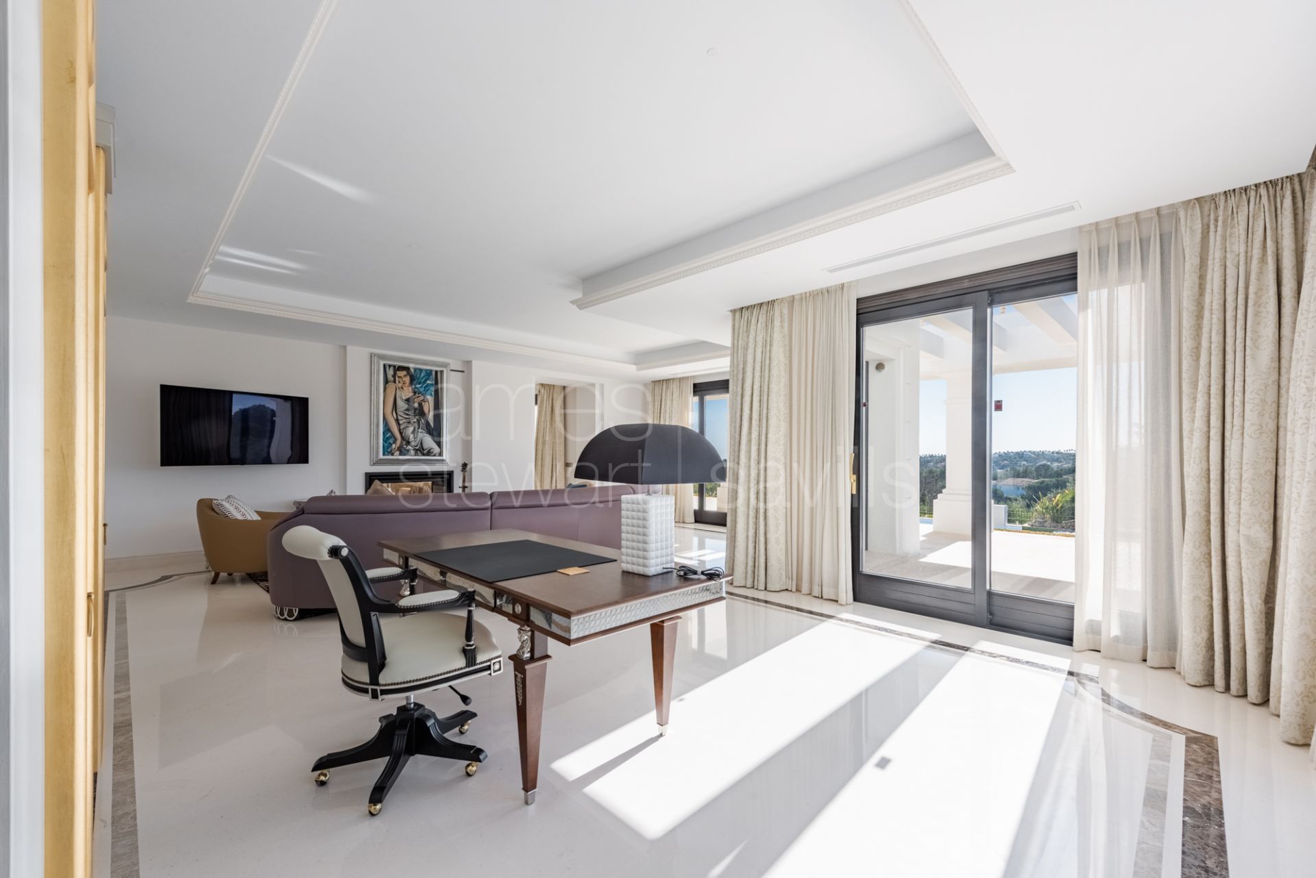 Elegant 5-Bedroom Villa with Indoor Spa and Panoramic Views in La Reserva, Sotogrande