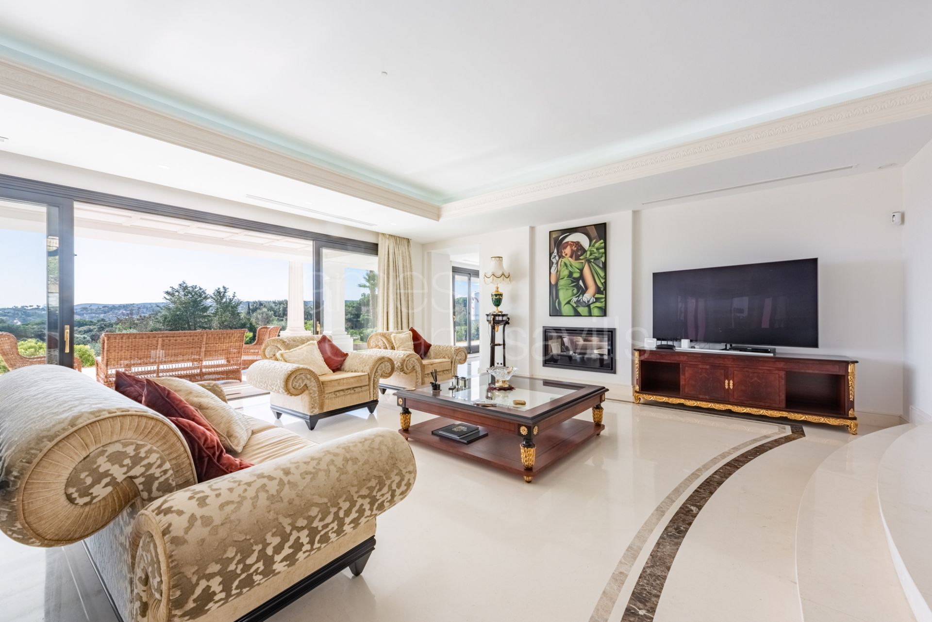 Elegant 5-Bedroom Villa with Indoor Spa and Panoramic Views in La Reserva, Sotogrande