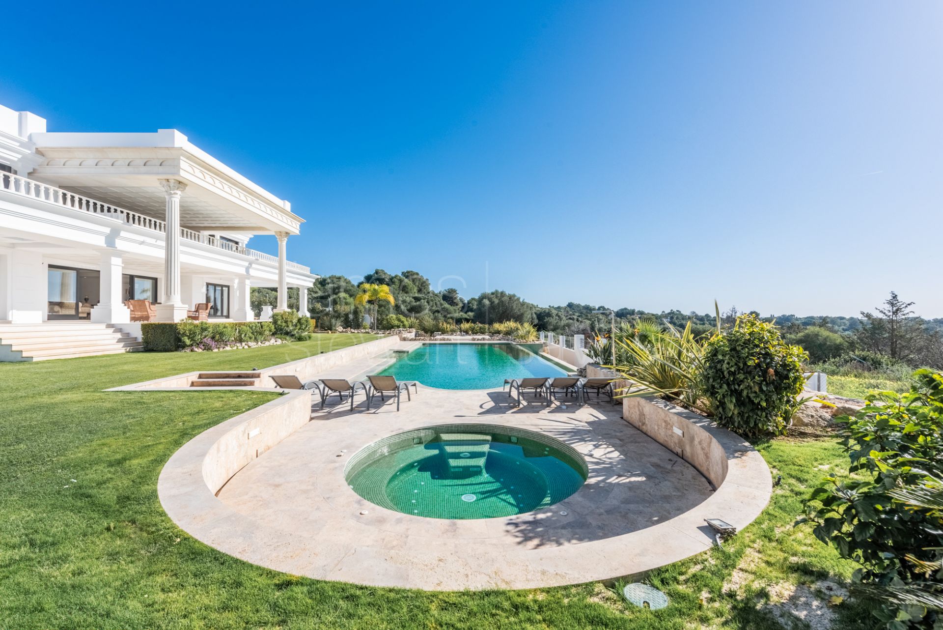 Elegant 5-Bedroom Villa with Indoor Spa and Panoramic Views in La Reserva, Sotogrande