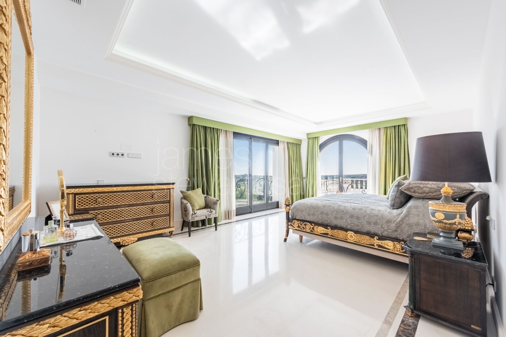 Elegant 5-Bedroom Villa with Indoor Spa and Panoramic Views in La Reserva, Sotogrande