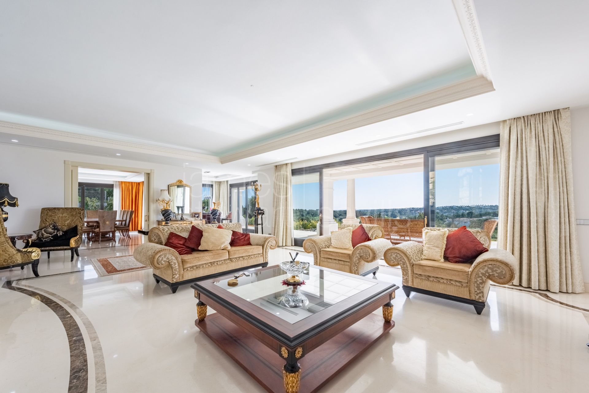 Elegant 5-Bedroom Villa with Indoor Spa and Panoramic Views in La Reserva, Sotogrande