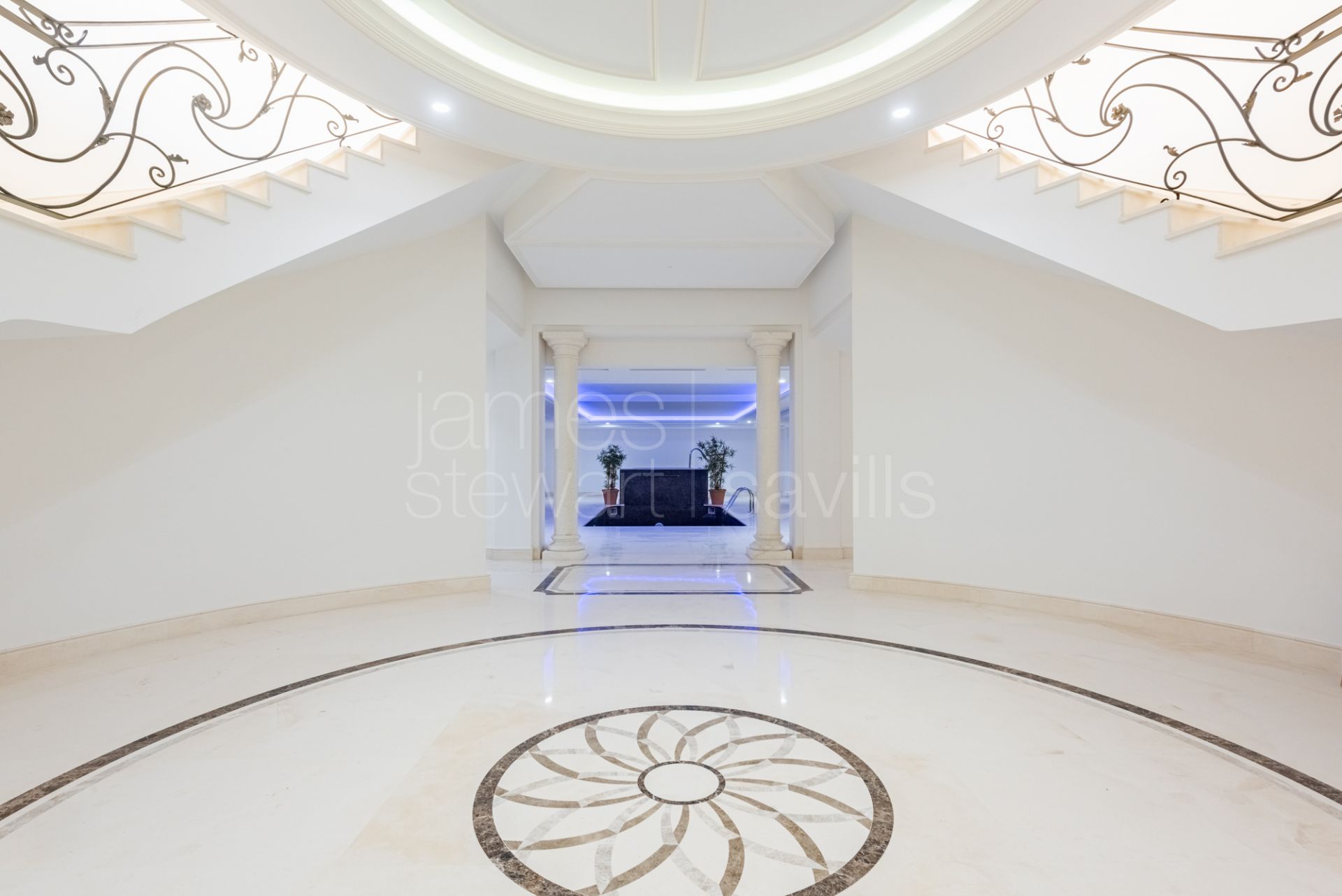 Elegant 5-Bedroom Villa with Indoor Spa and Panoramic Views in La Reserva, Sotogrande