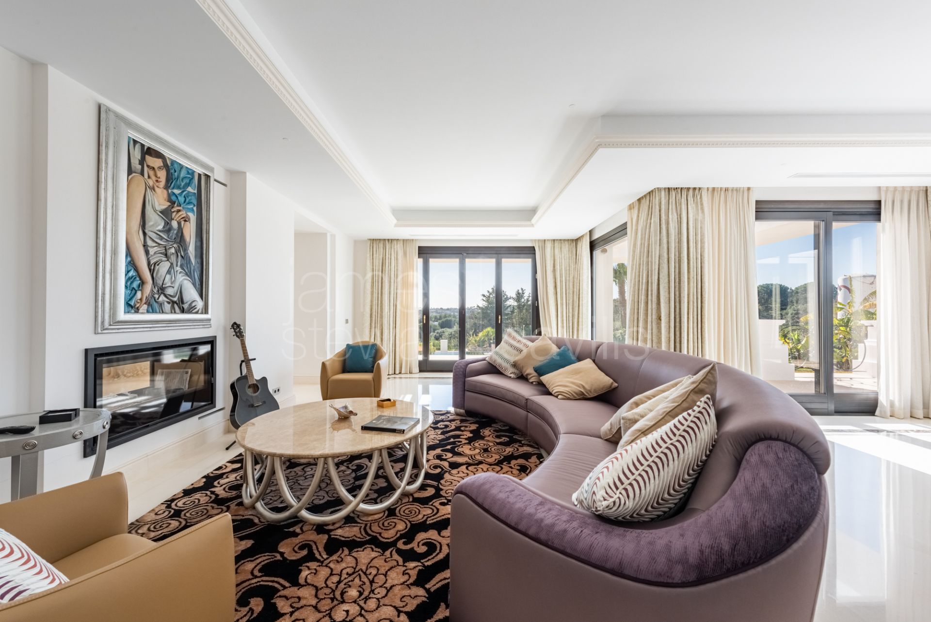 Elegant 5-Bedroom Villa with Indoor Spa and Panoramic Views in La Reserva, Sotogrande