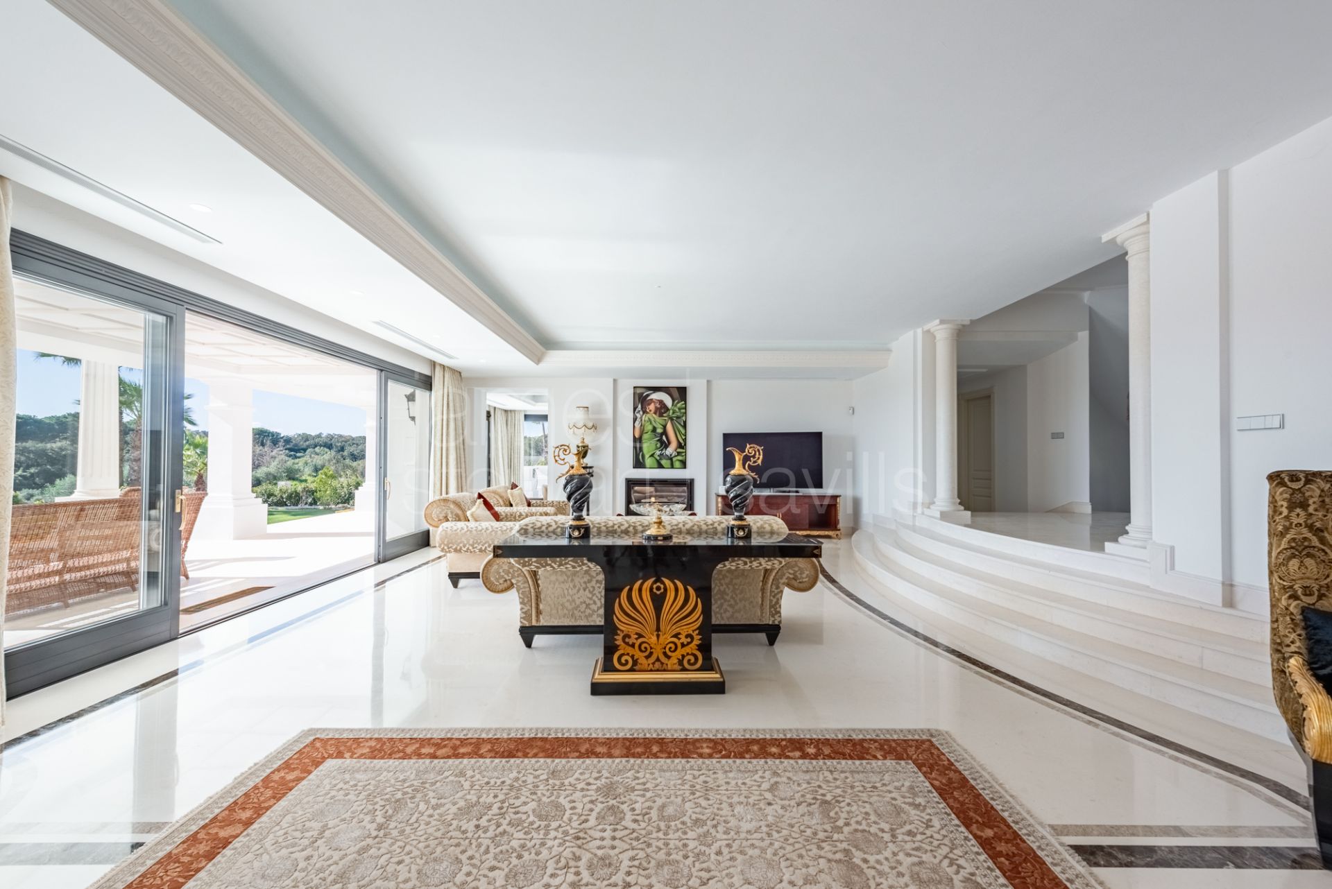 Elegant 5-Bedroom Villa with Indoor Spa and Panoramic Views in La Reserva, Sotogrande