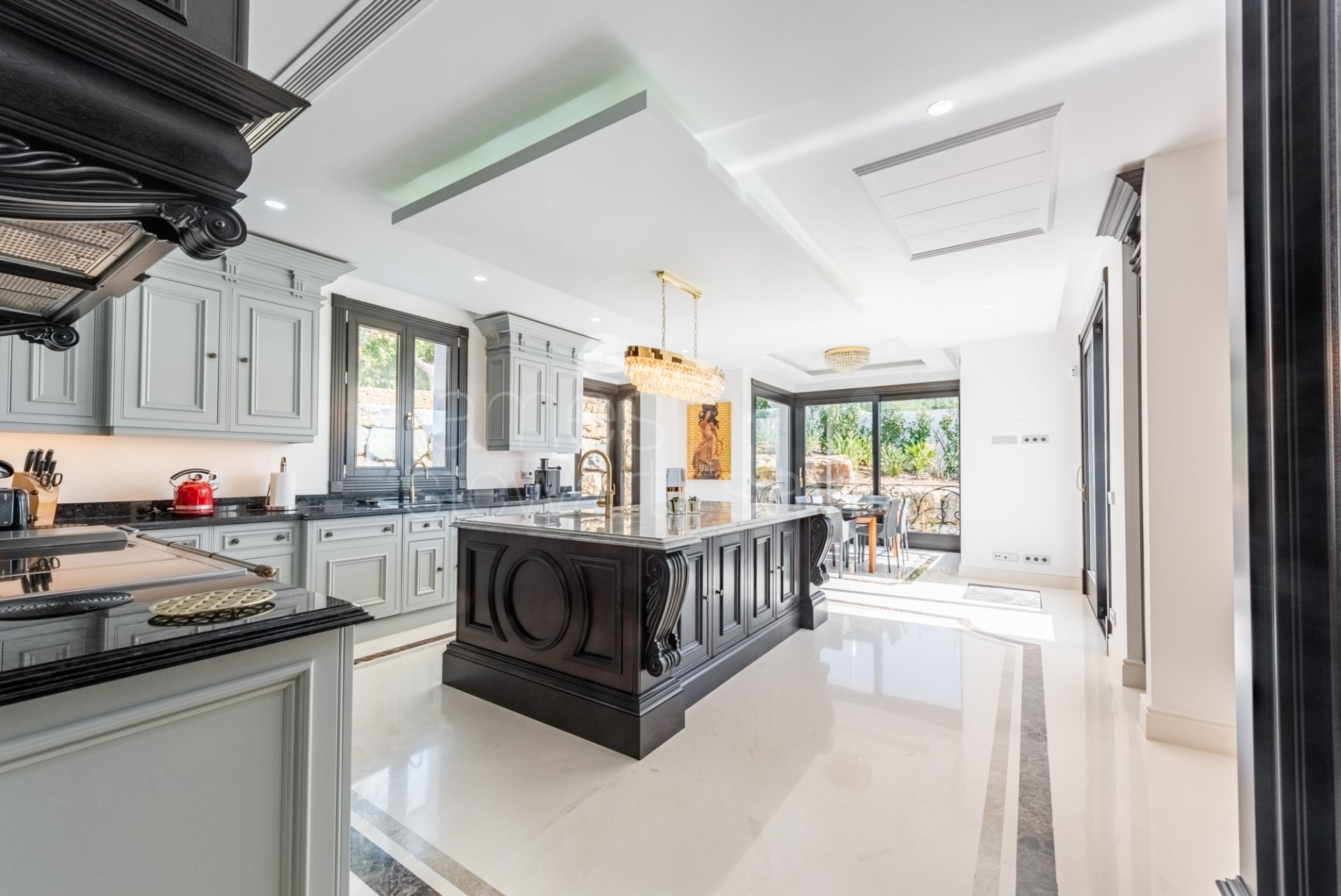 Elegant 5-Bedroom Villa with Indoor Spa and Panoramic Views in La Reserva, Sotogrande