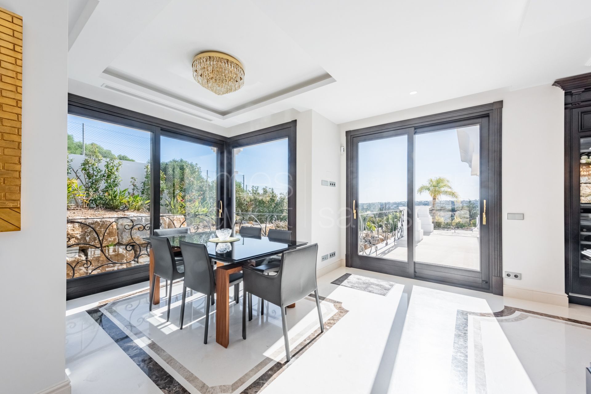 Elegant 5-Bedroom Villa with Indoor Spa and Panoramic Views in La Reserva, Sotogrande
