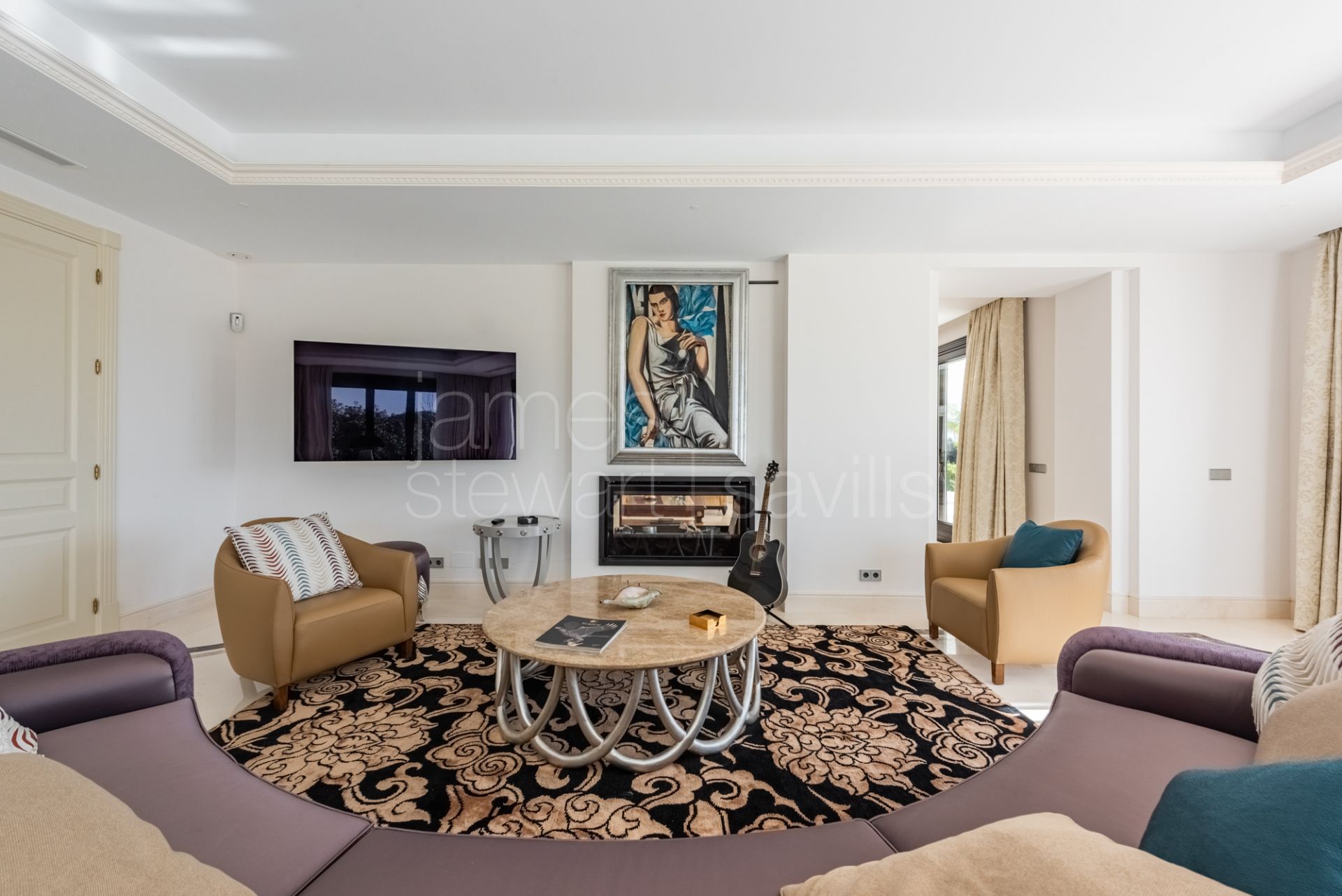 Elegant 5-Bedroom Villa with Indoor Spa and Panoramic Views in La Reserva, Sotogrande