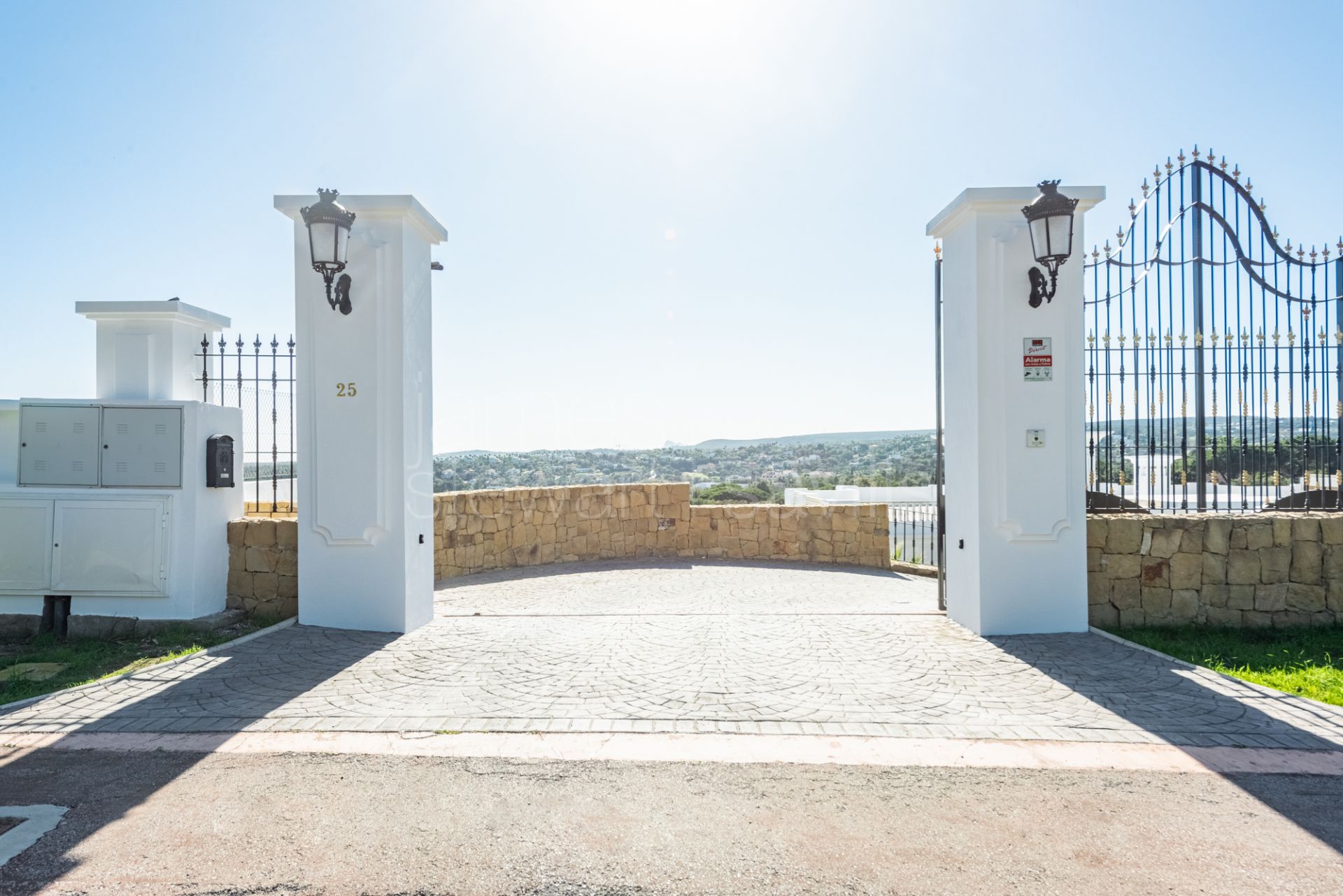 Elegant 5-Bedroom Villa with Indoor Spa and Panoramic Views in La Reserva, Sotogrande