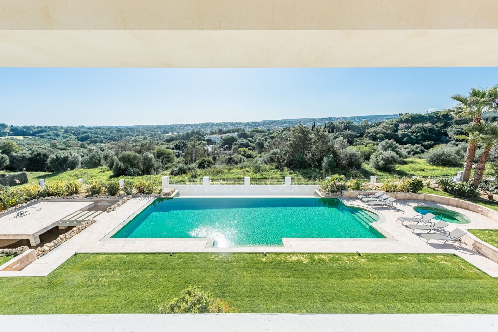 Elegant 5-Bedroom Villa with Indoor Spa and Panoramic Views in La Reserva, Sotogrande